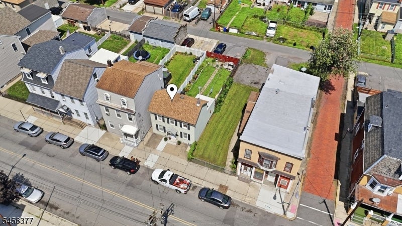 589 S Main St