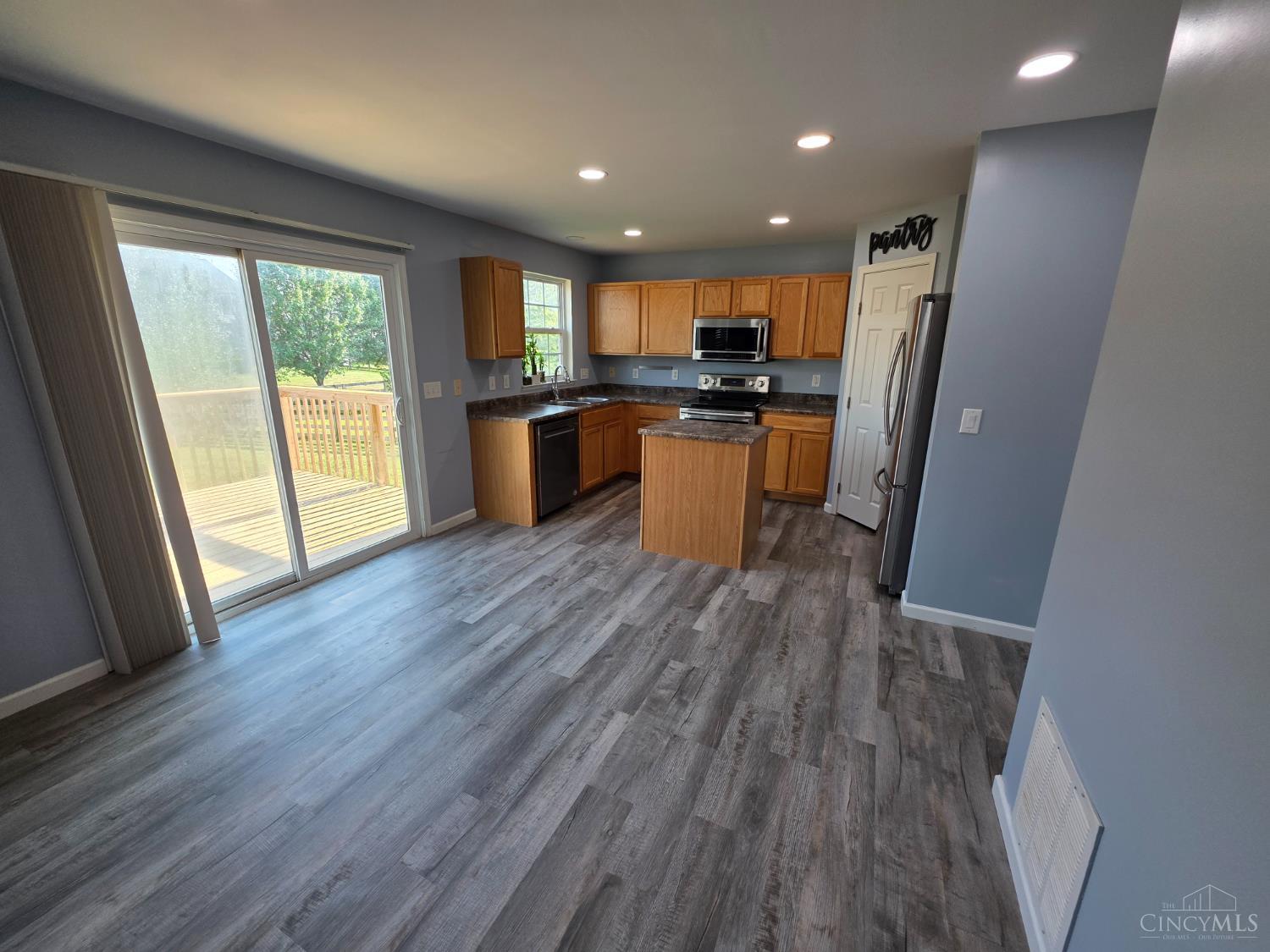 47 Hummingbird Way