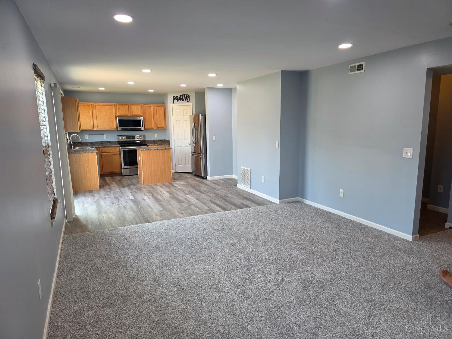 47 Hummingbird Way