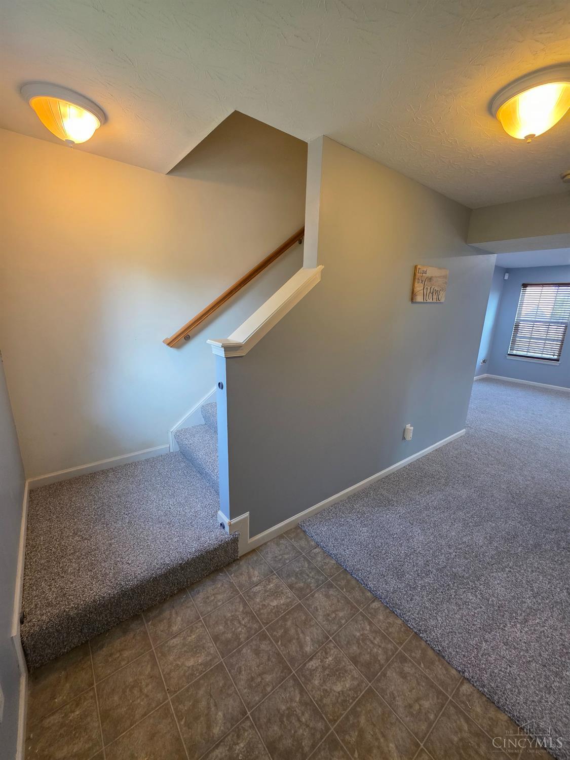 47 Hummingbird Way