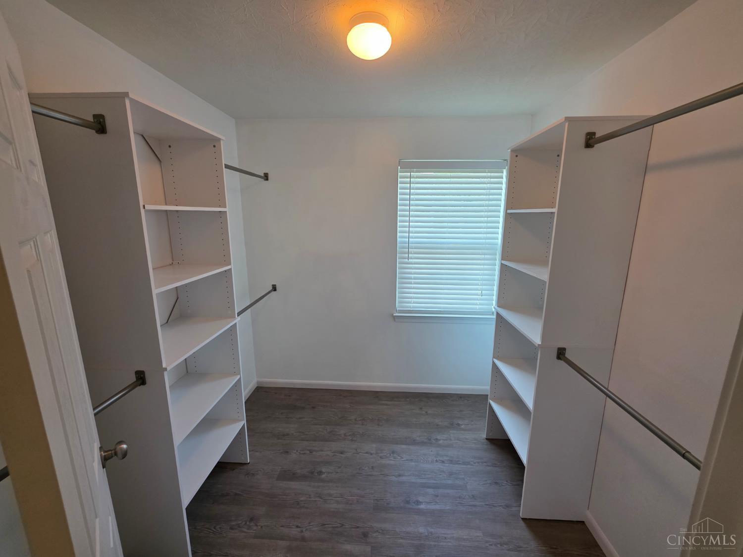 47 Hummingbird Way