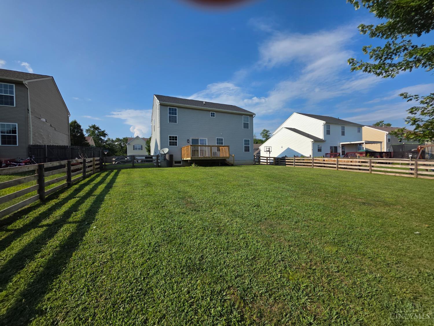 47 Hummingbird Way