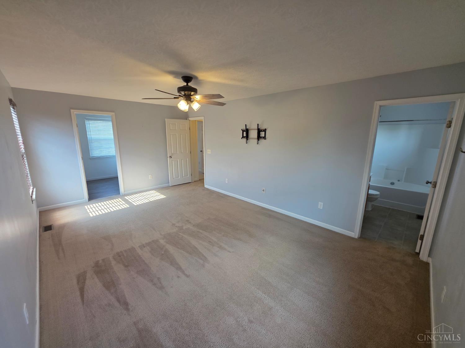 47 Hummingbird Way