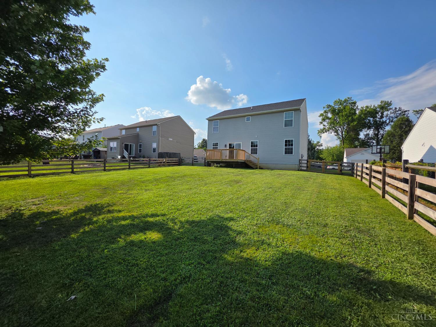 47 Hummingbird Way