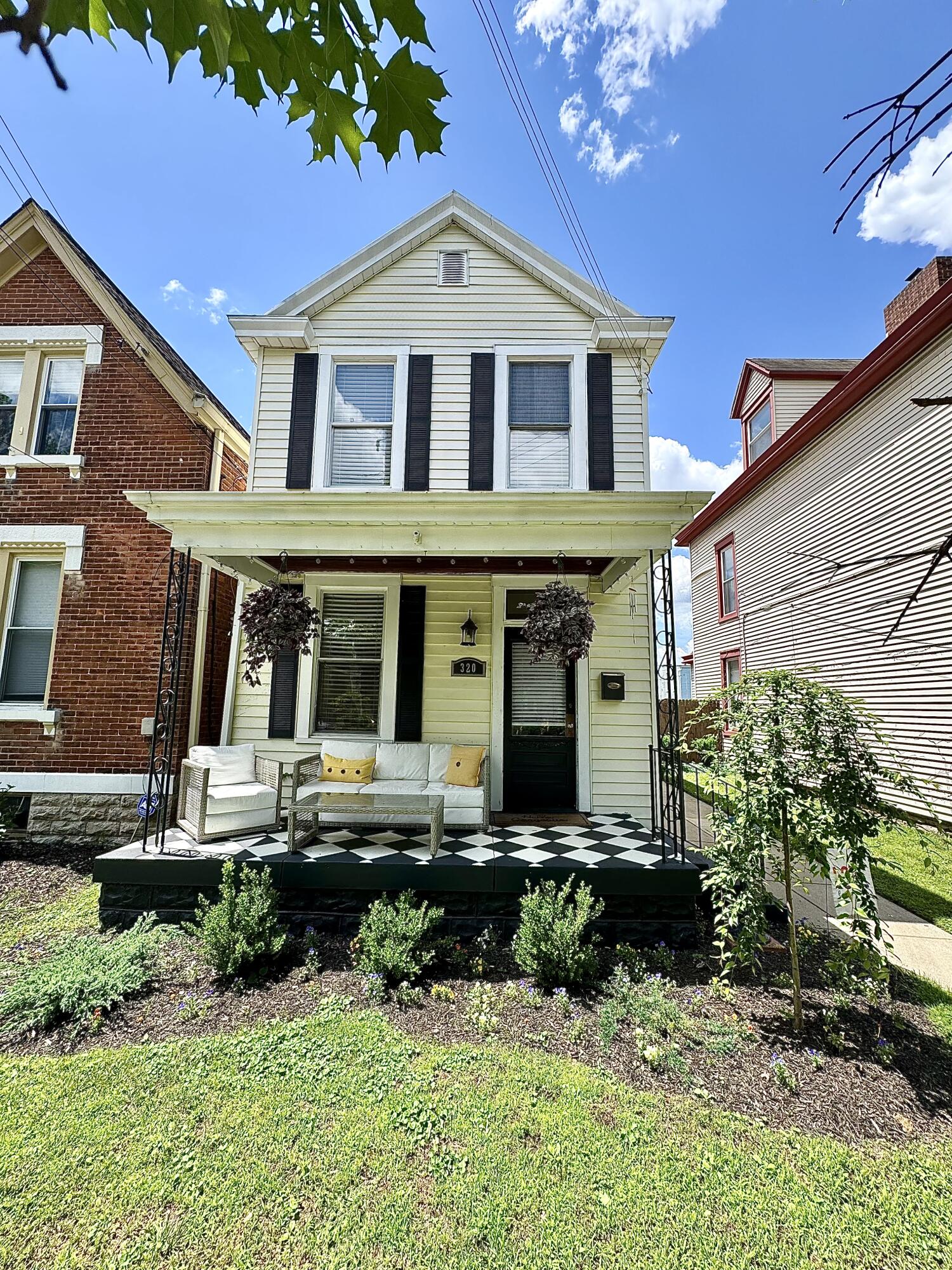 320 Ward Avenue