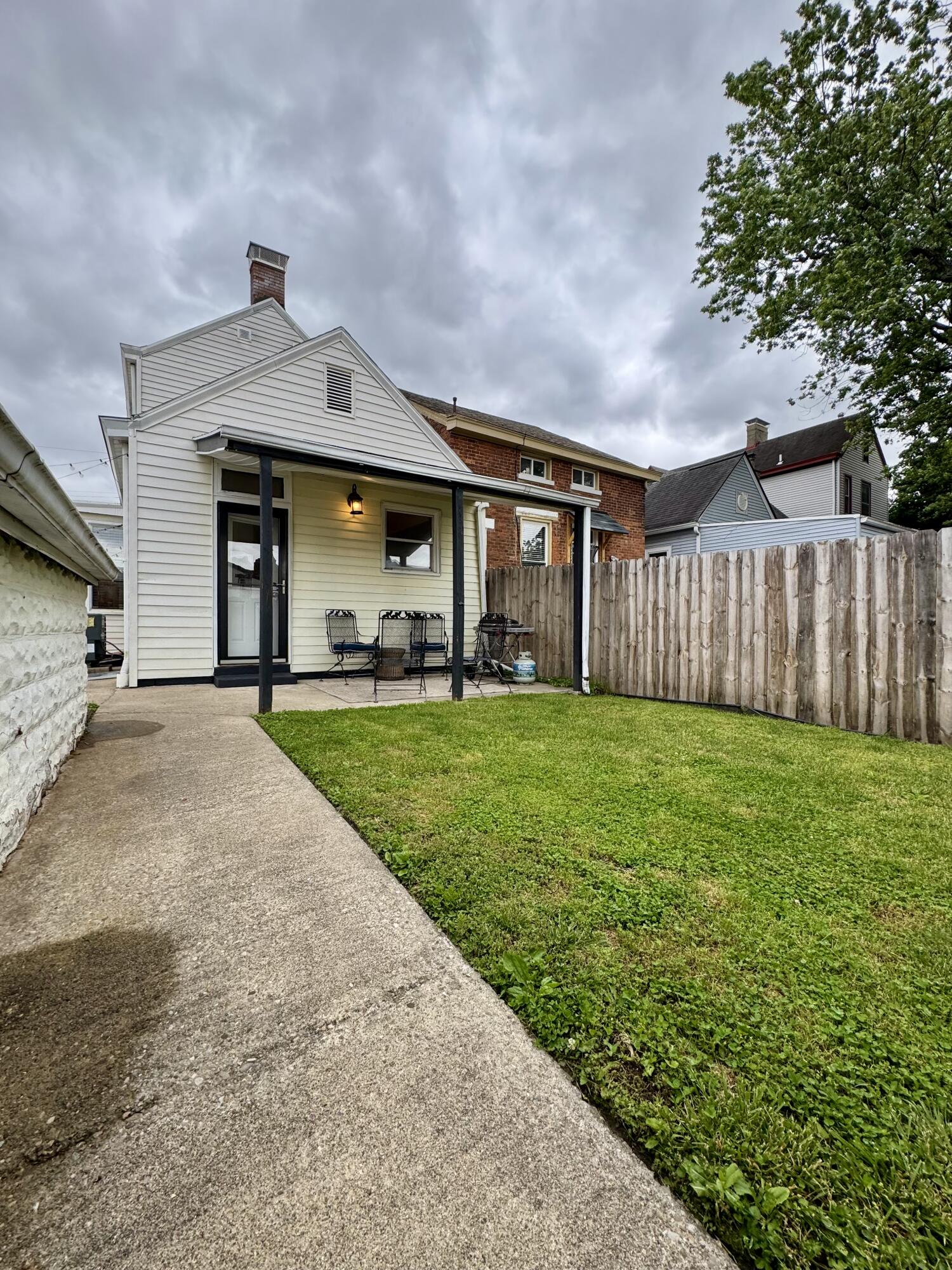 320 Ward Avenue