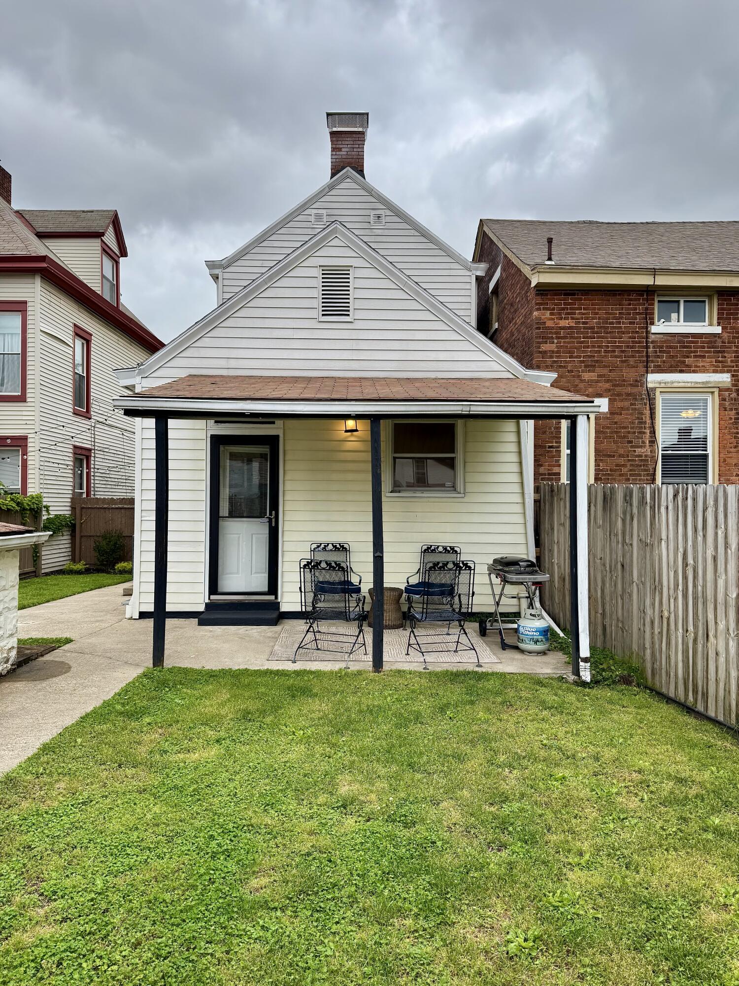 320 Ward Avenue