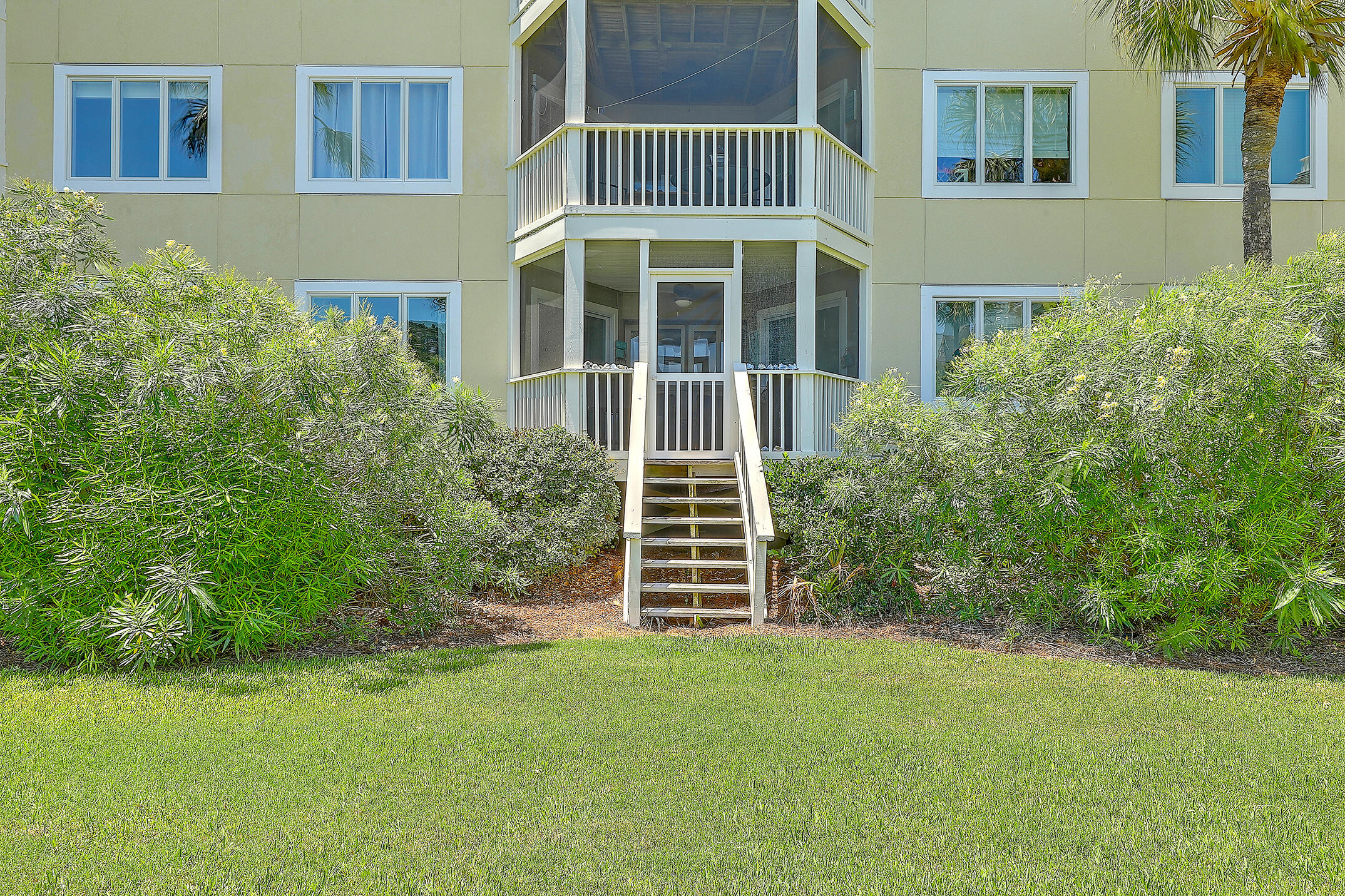 9000 Palmetto Drive Unit: 103d
