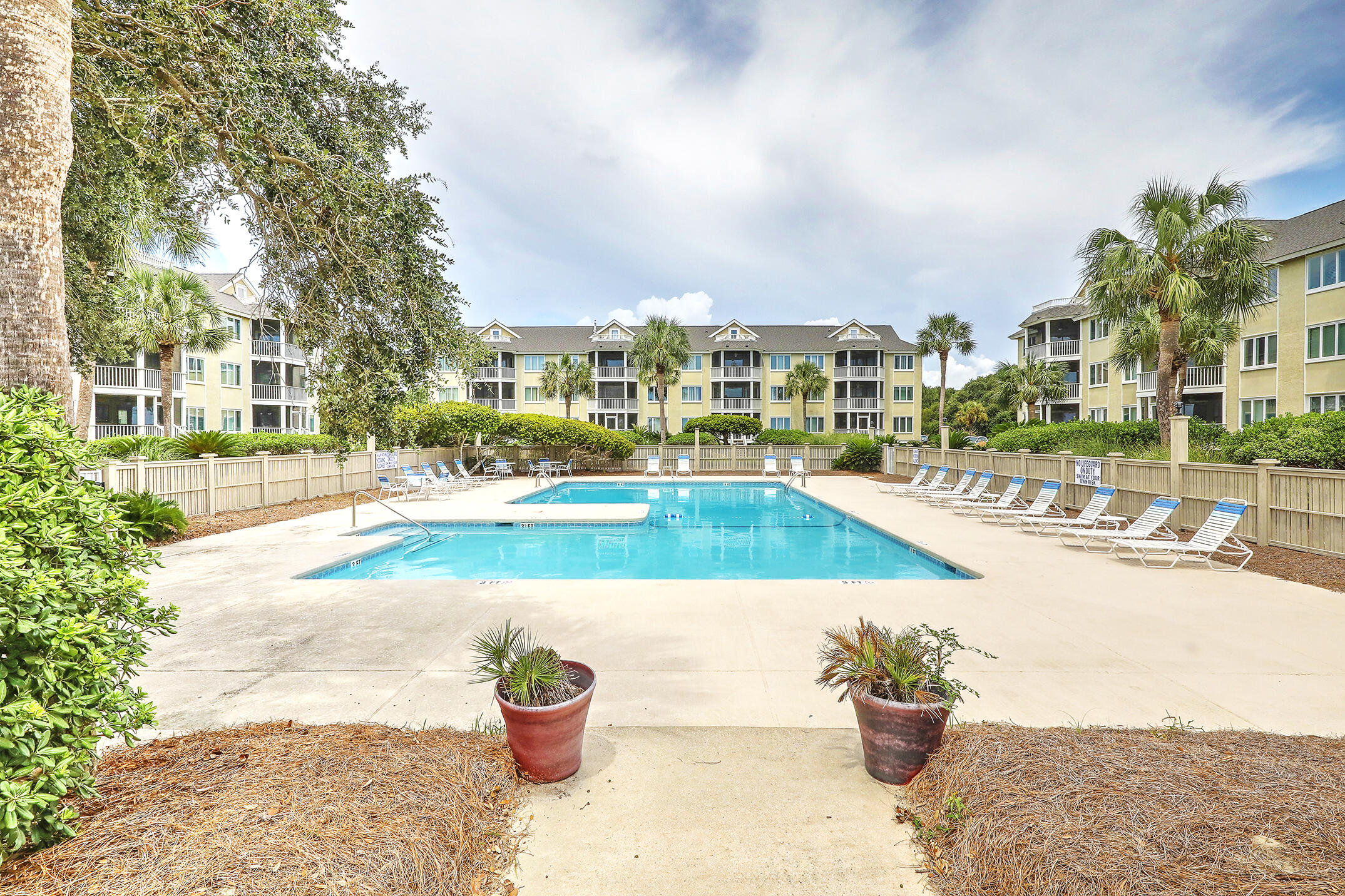 9000 Palmetto Drive Unit: 103d