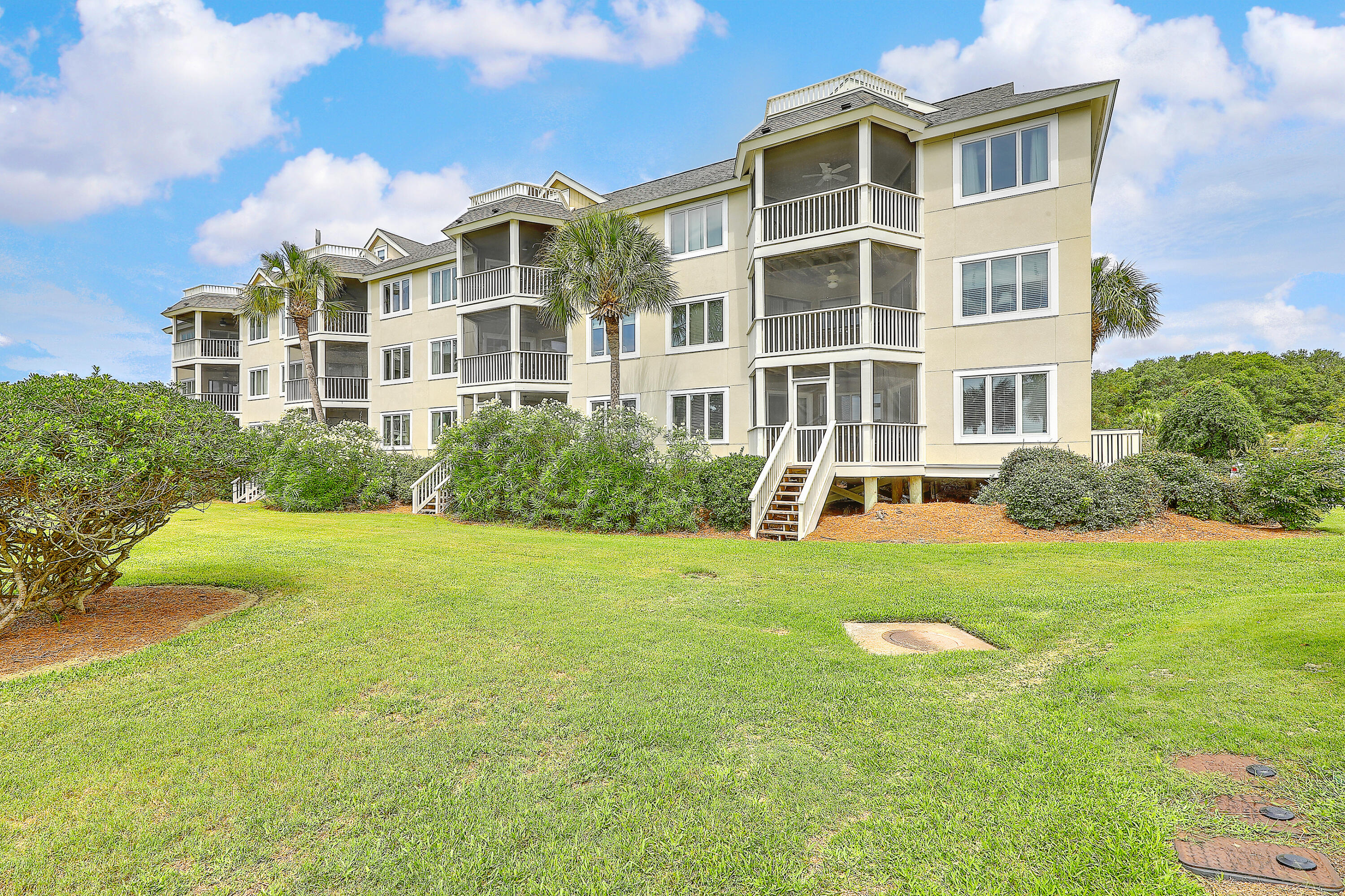 9000 Palmetto Drive Unit: 103d
