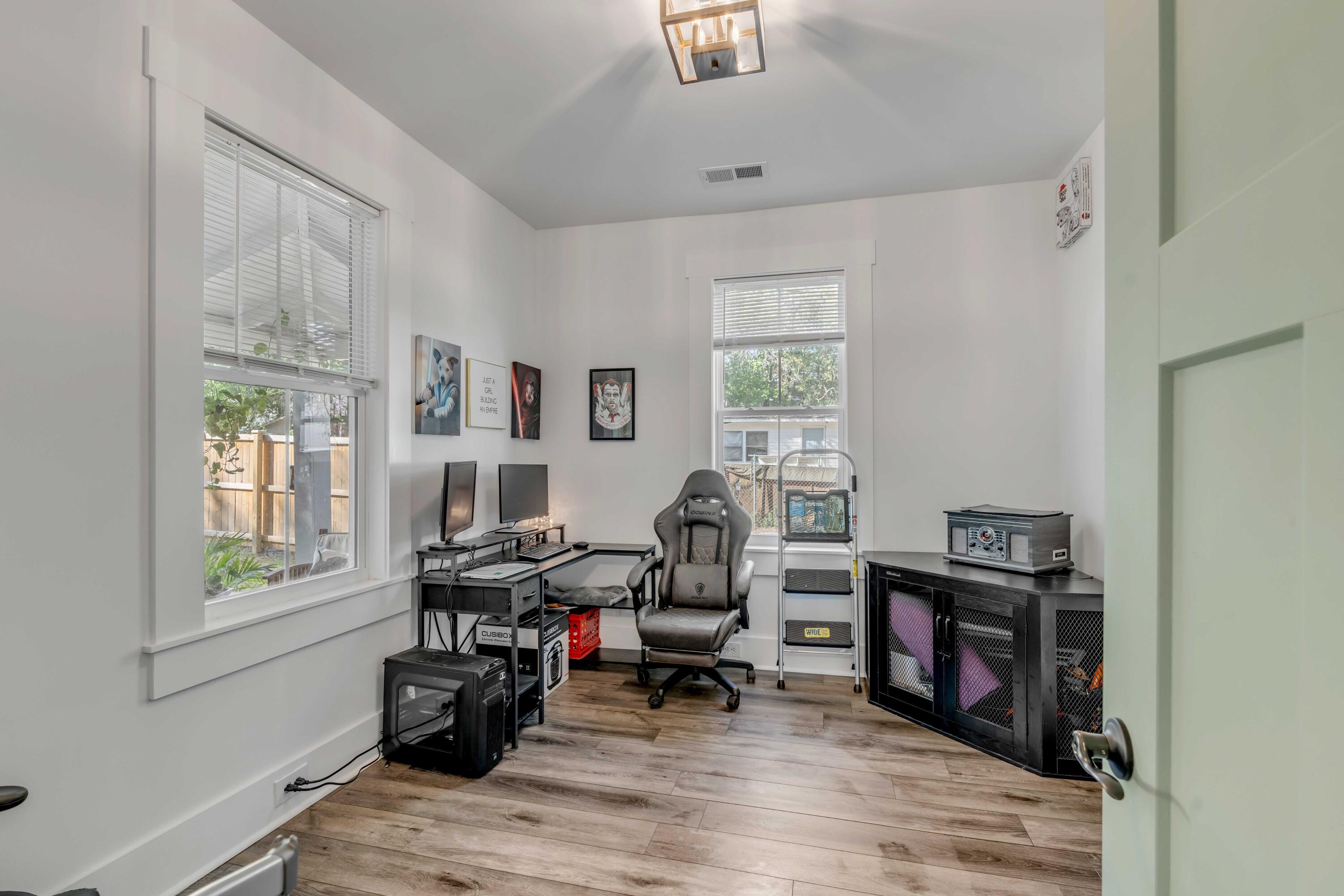 1073 Glenshaw Street # B Unit: A,B