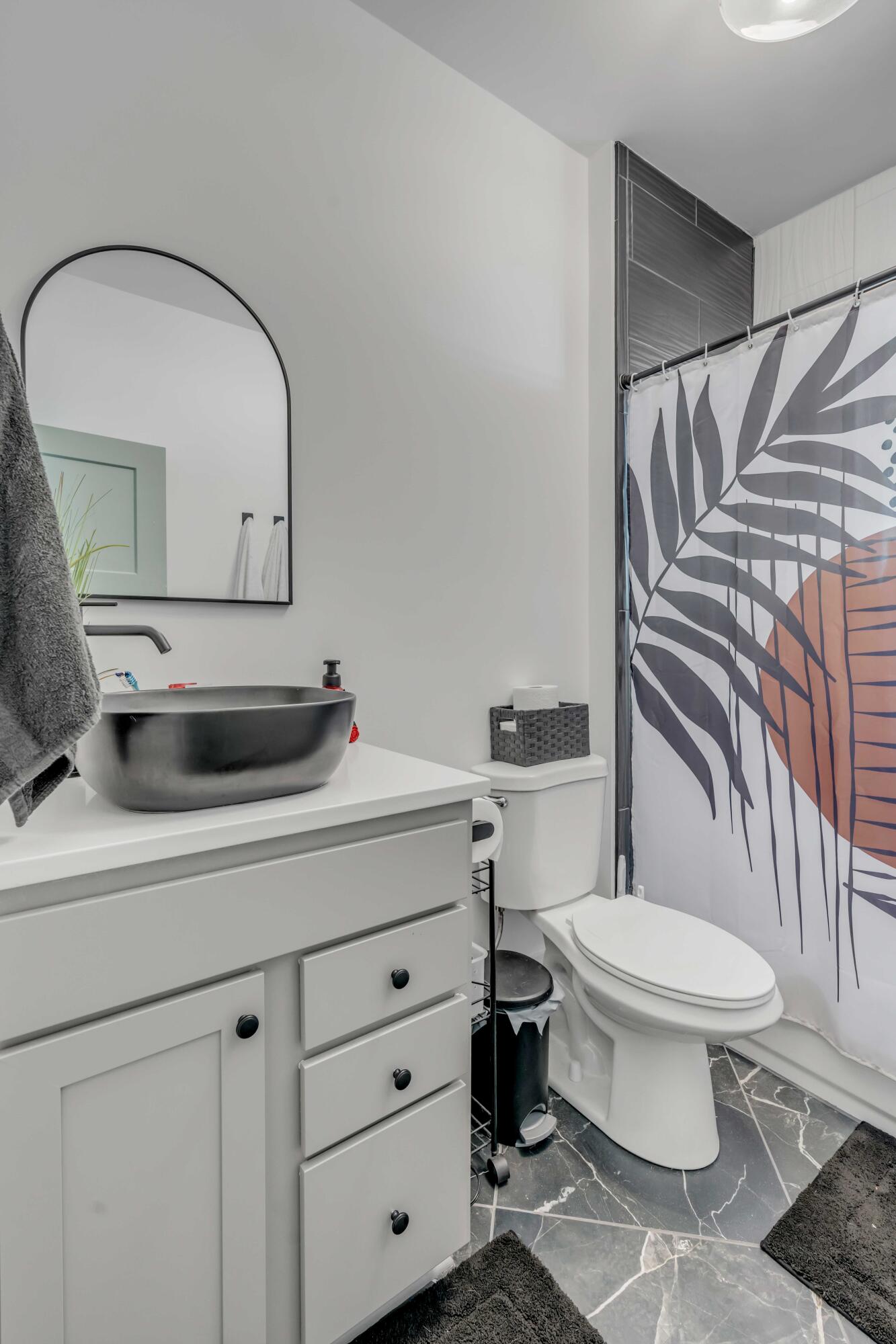 1073 Glenshaw Street # B Unit: A,B