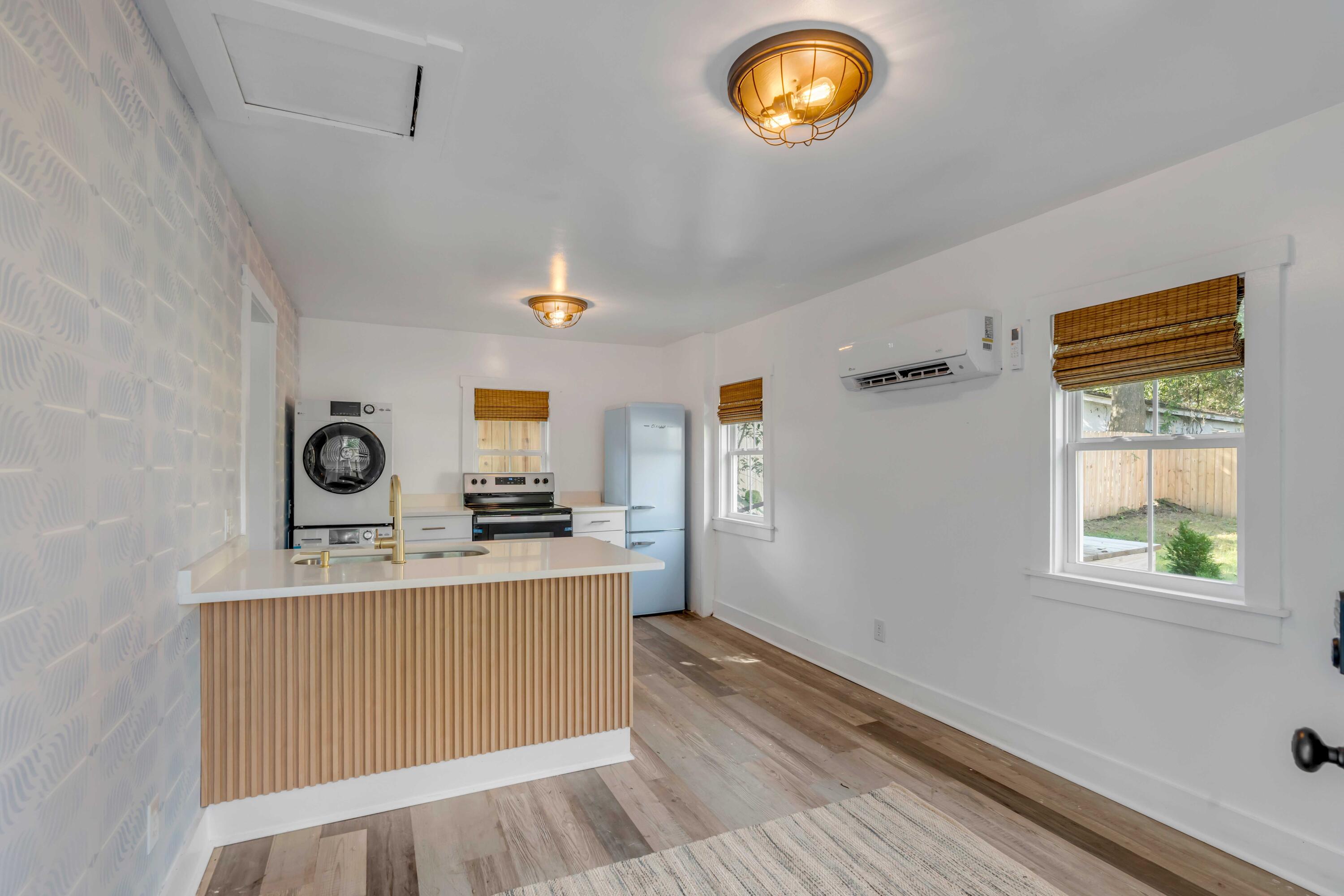 1073 Glenshaw Street # B Unit: A,B