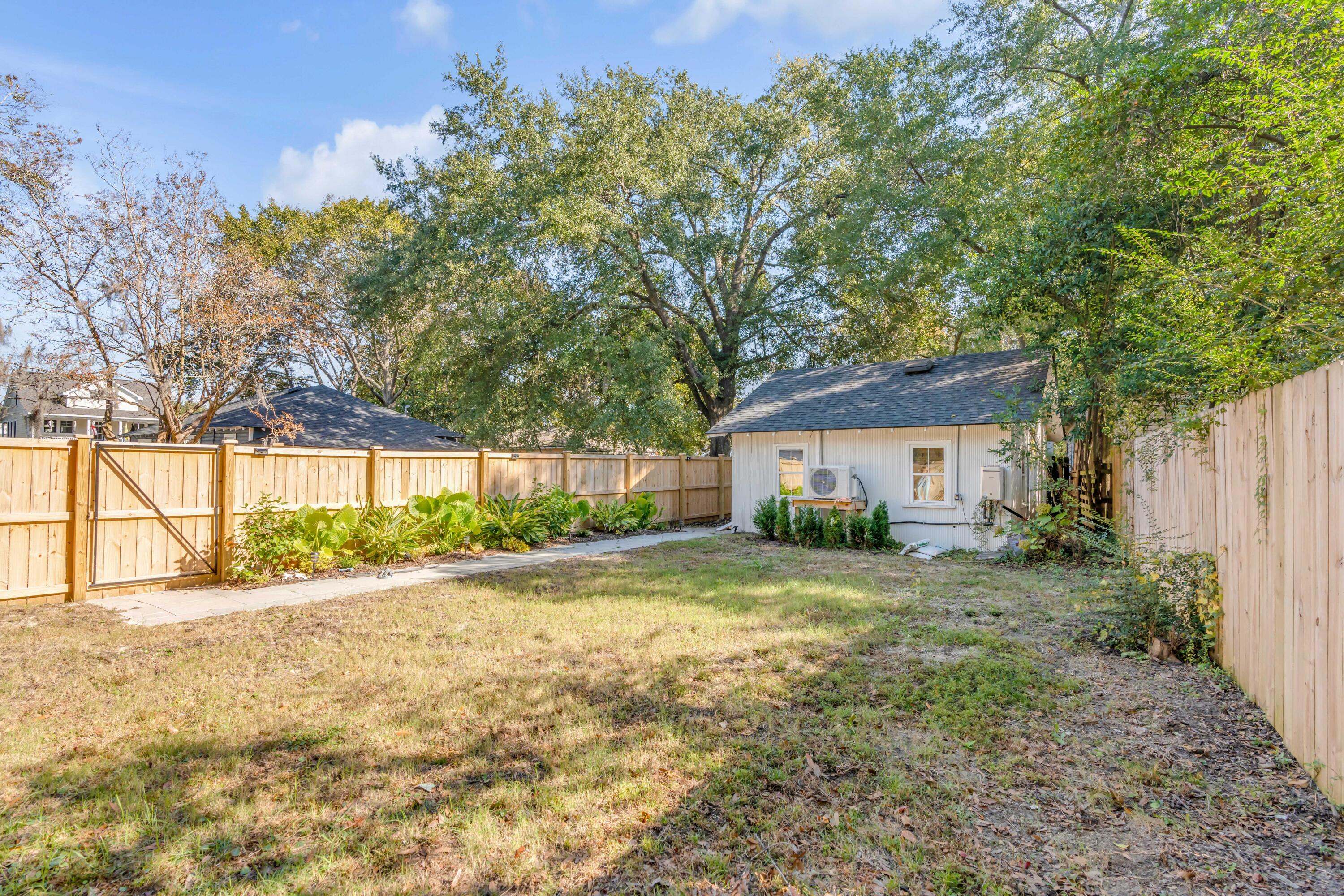 1073 Glenshaw Street # B Unit: A,B