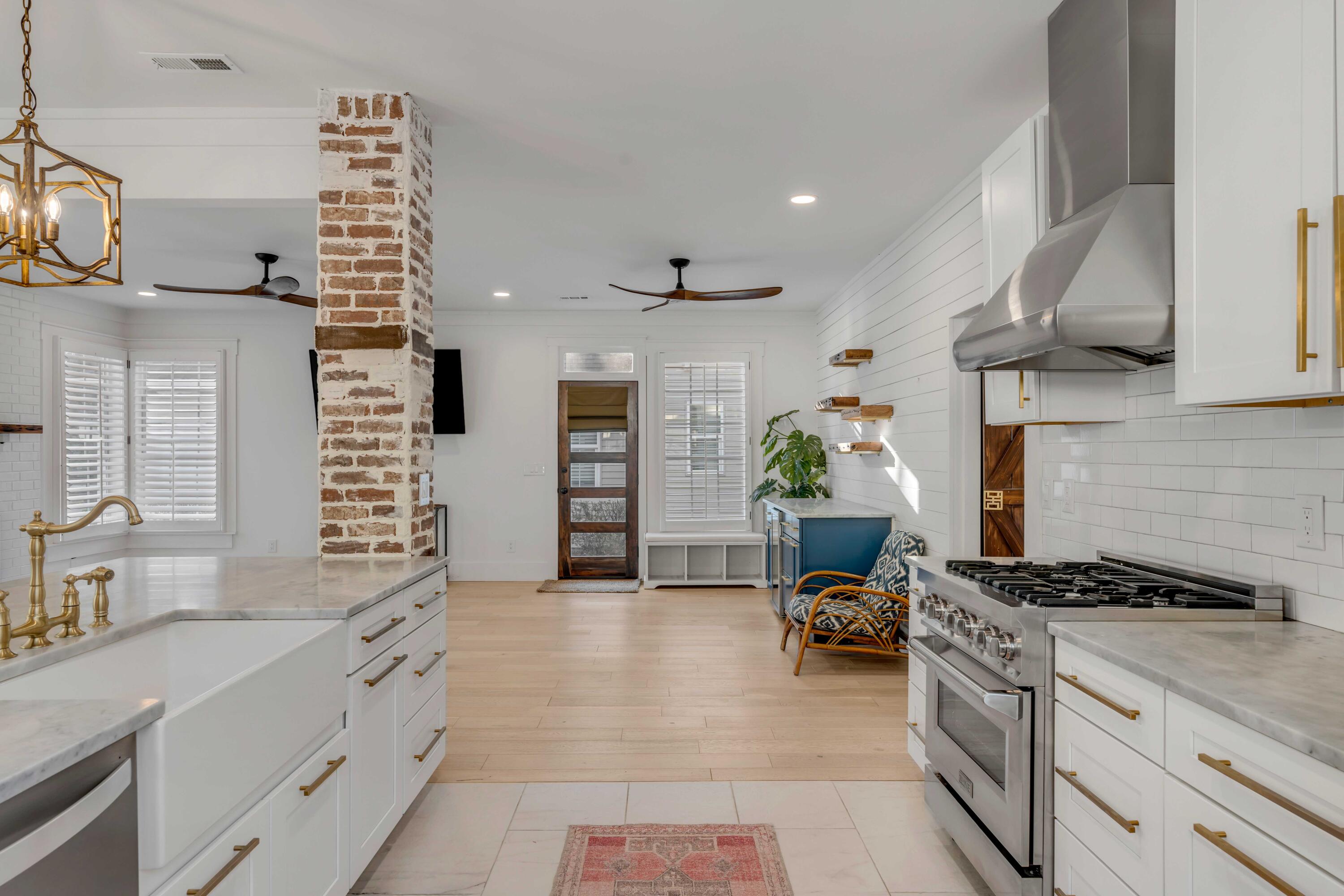 975 Provincial Circle