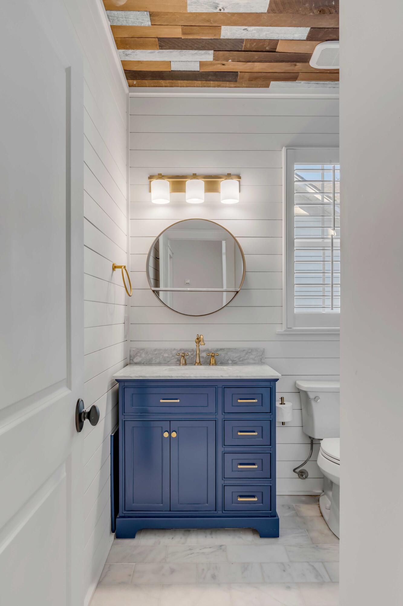 975 Provincial Circle