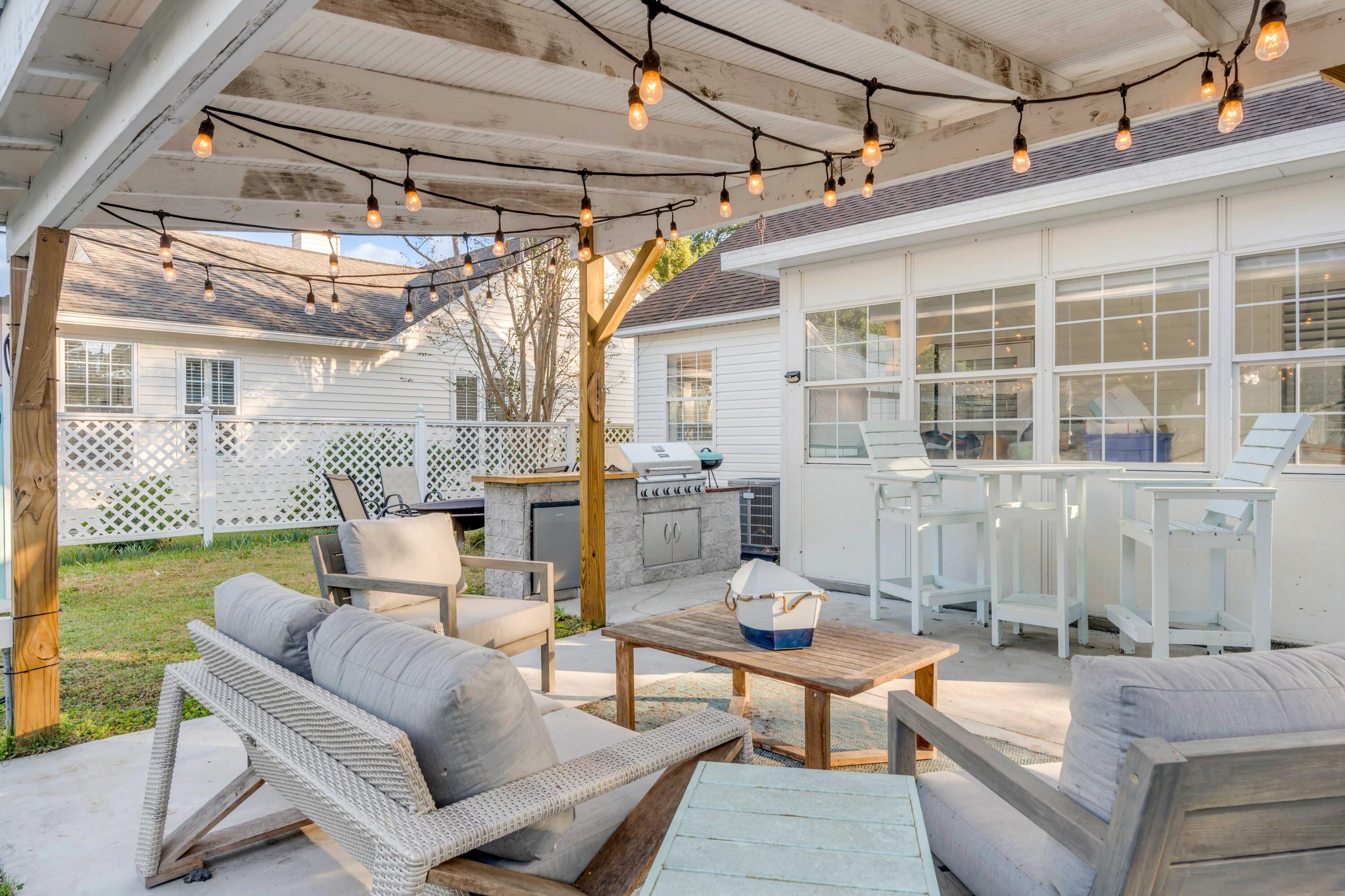 975 Provincial Circle