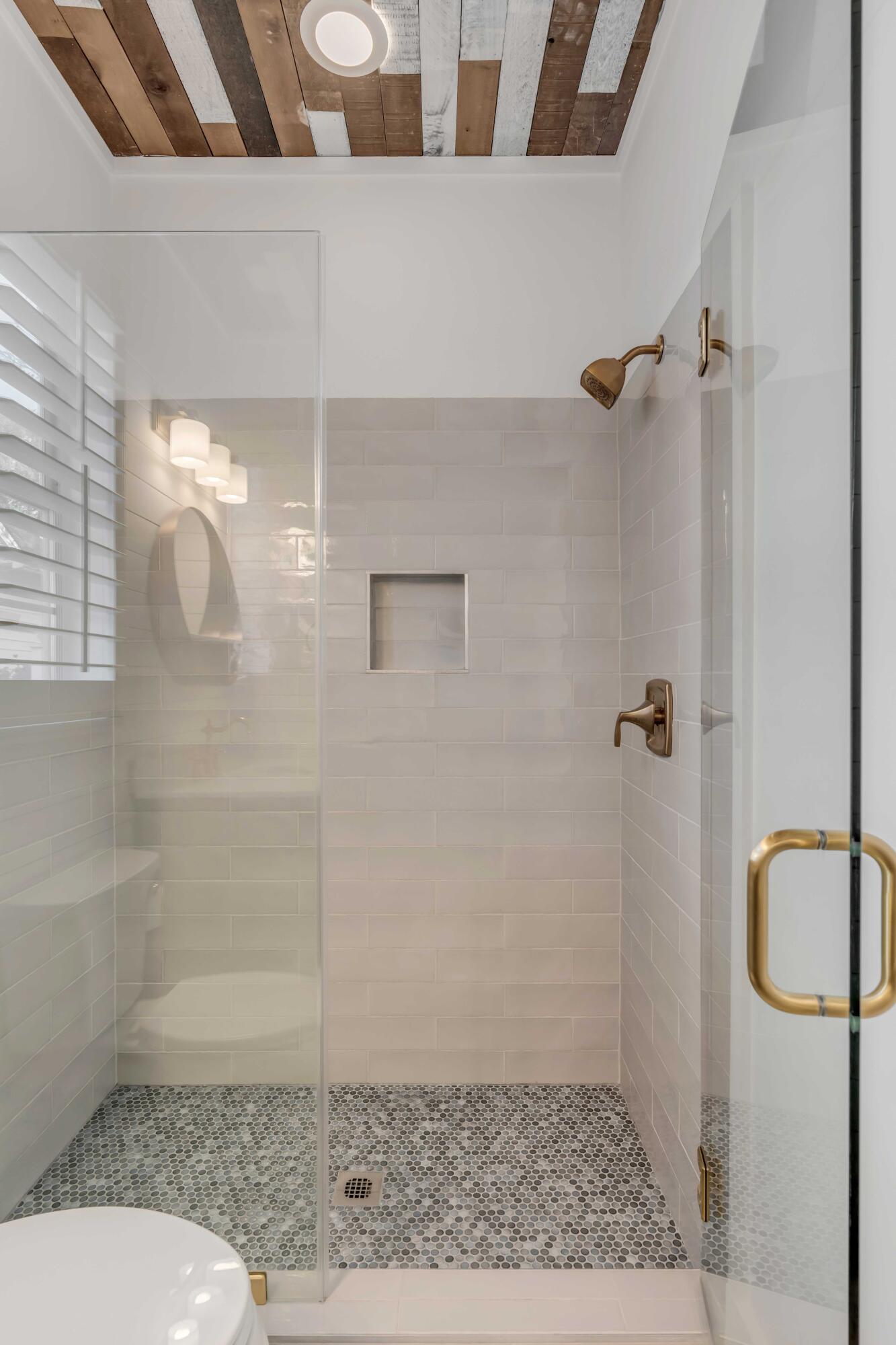 975 Provincial Circle