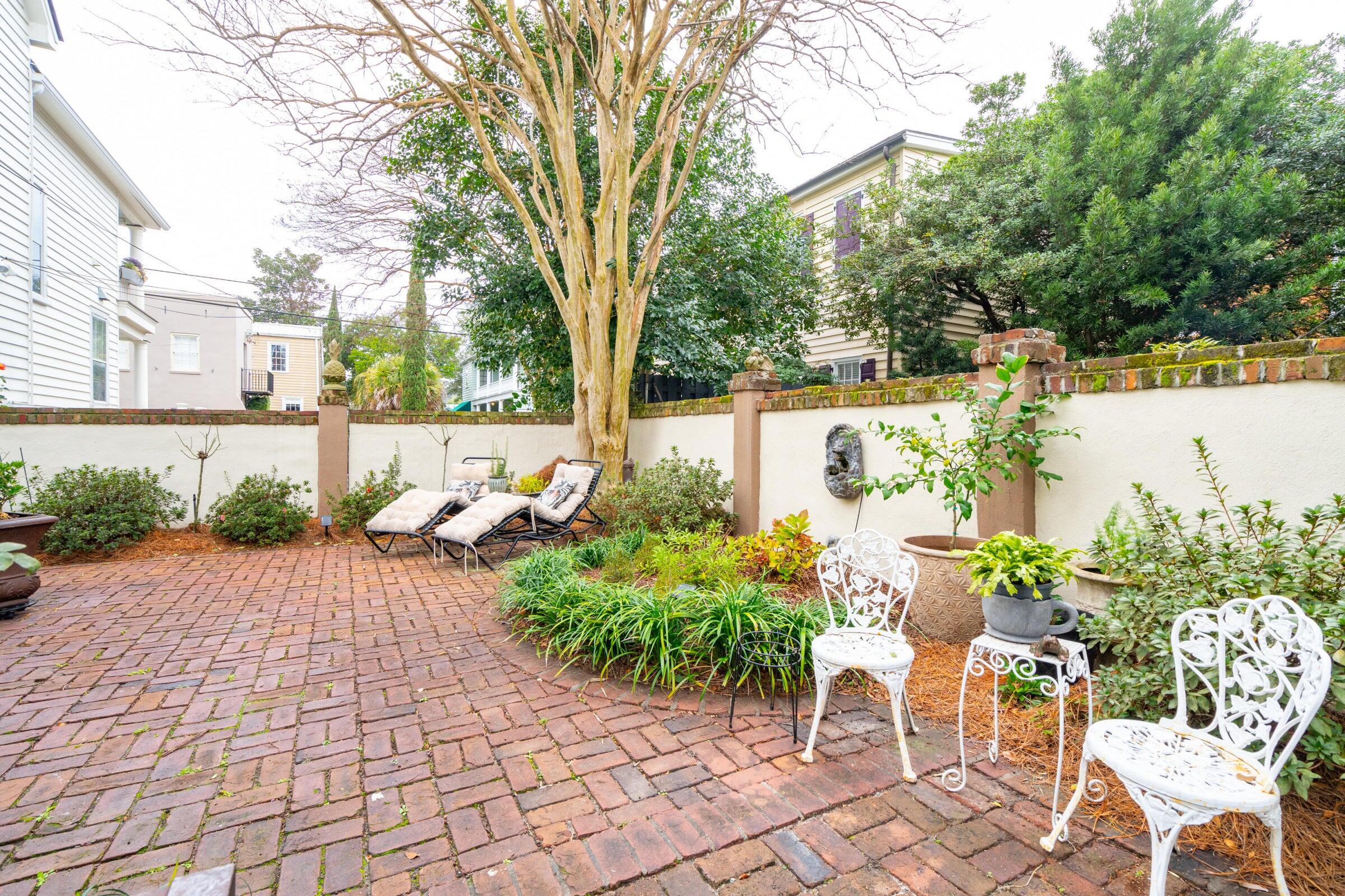 106 Queen Street # 2