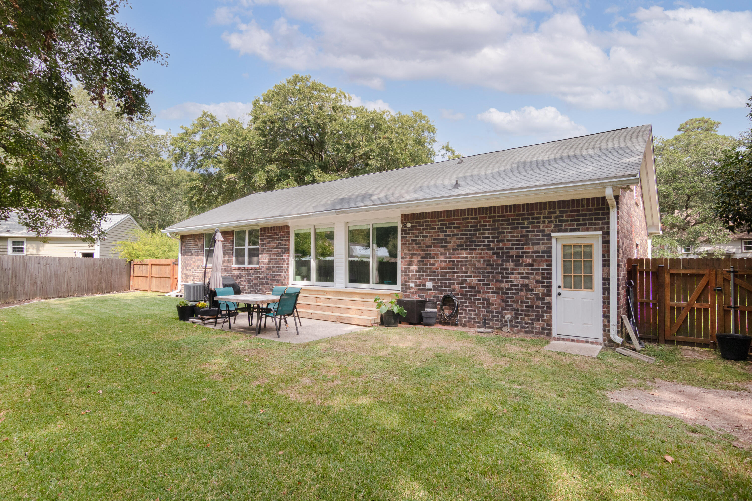 1754 Nantahala Boulevard