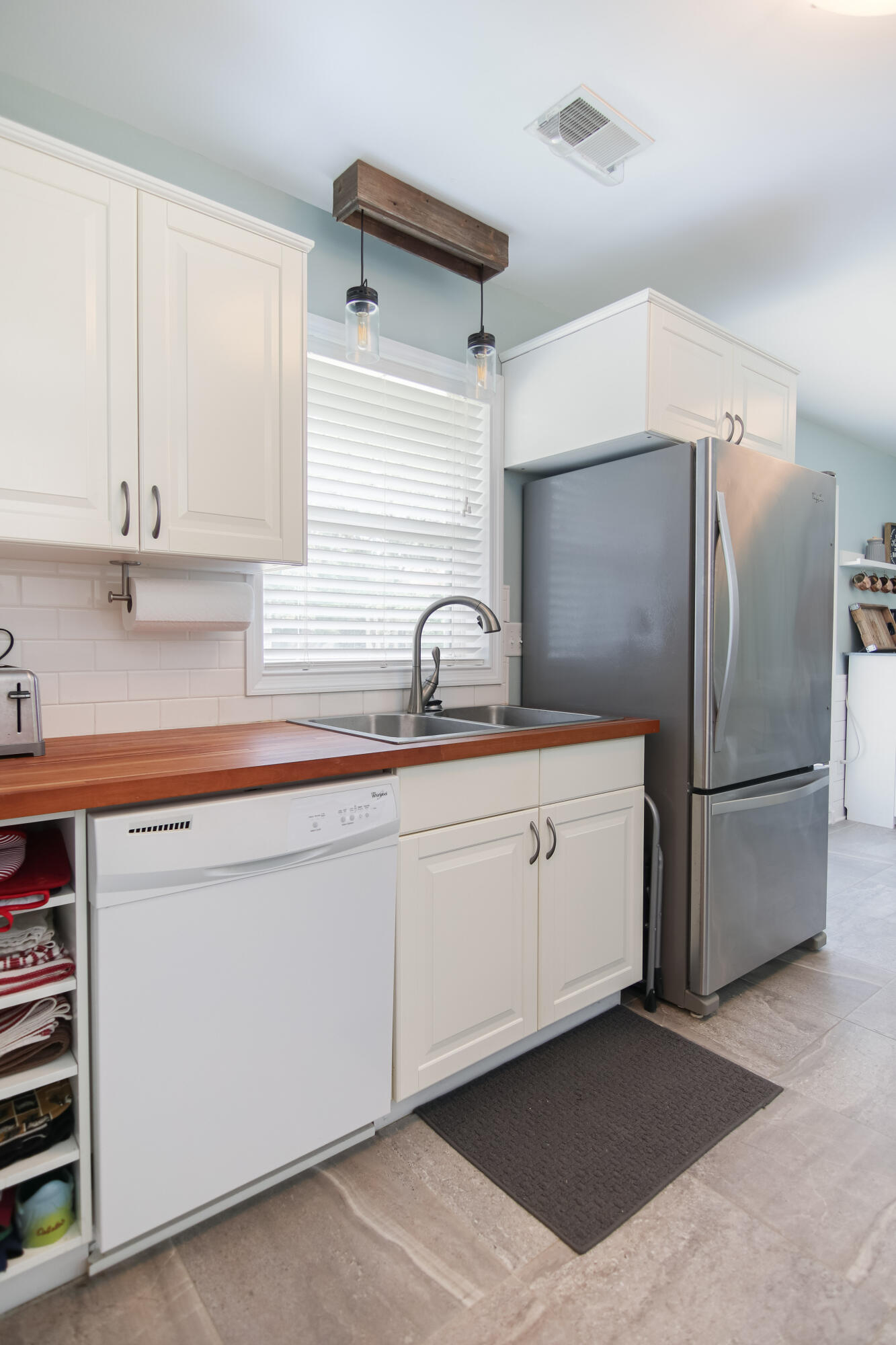 1754 Nantahala Boulevard