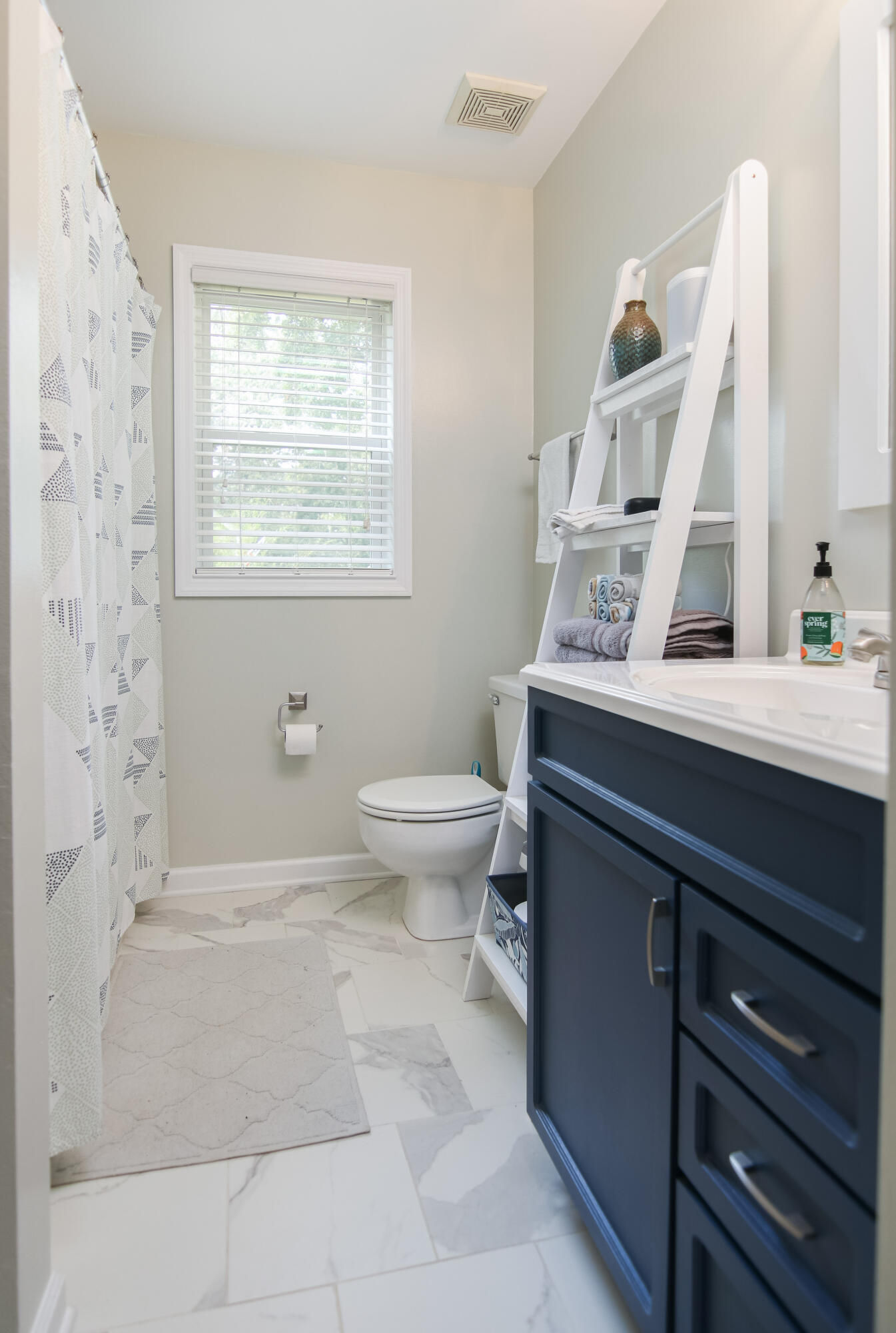 1754 Nantahala Boulevard