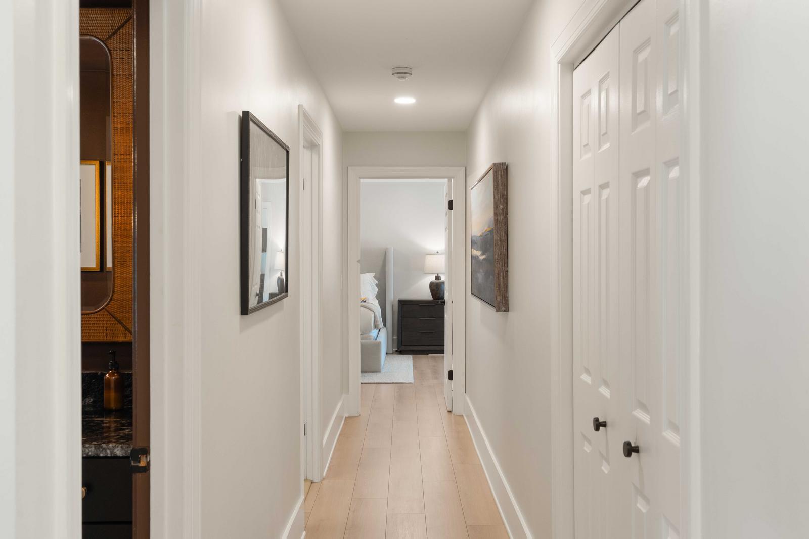 16 Edgewater Alley