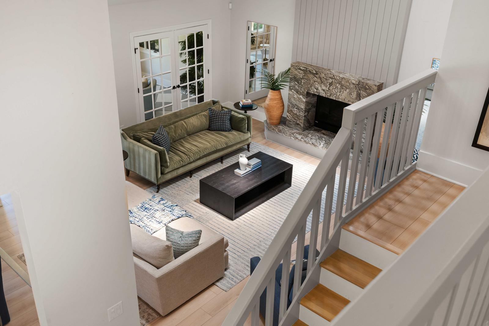 16 Edgewater Alley