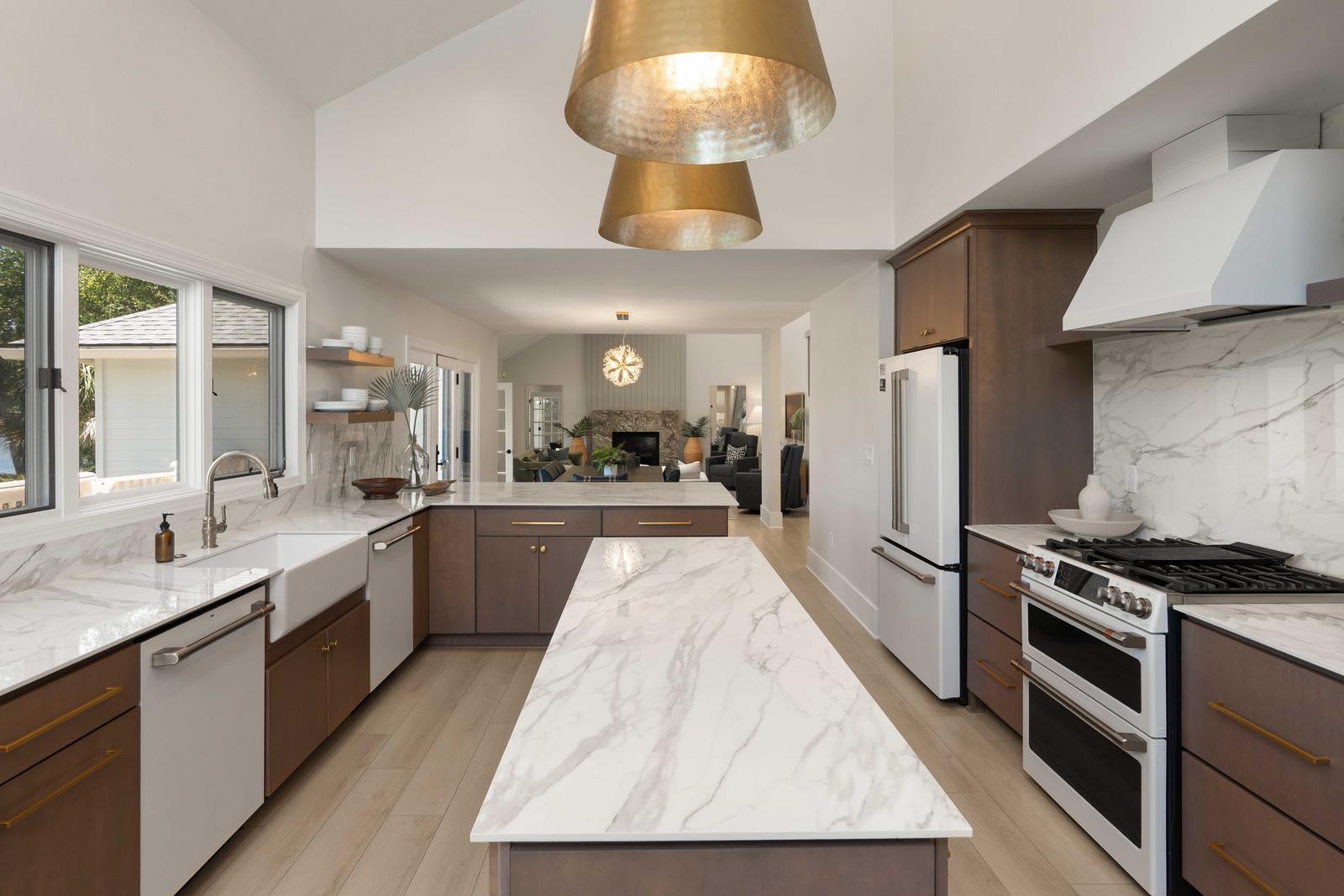 16 Edgewater Alley