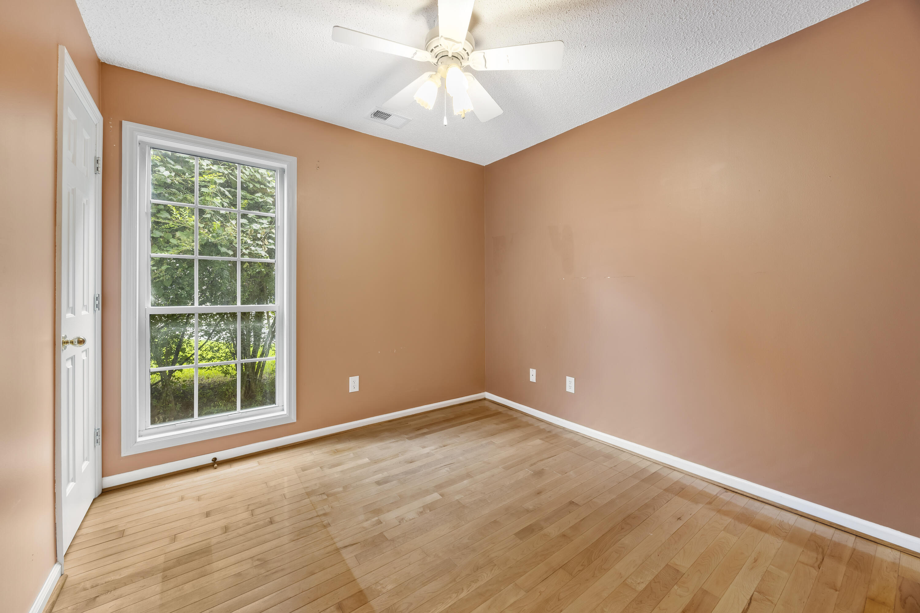 751 Woodland Pointe Place