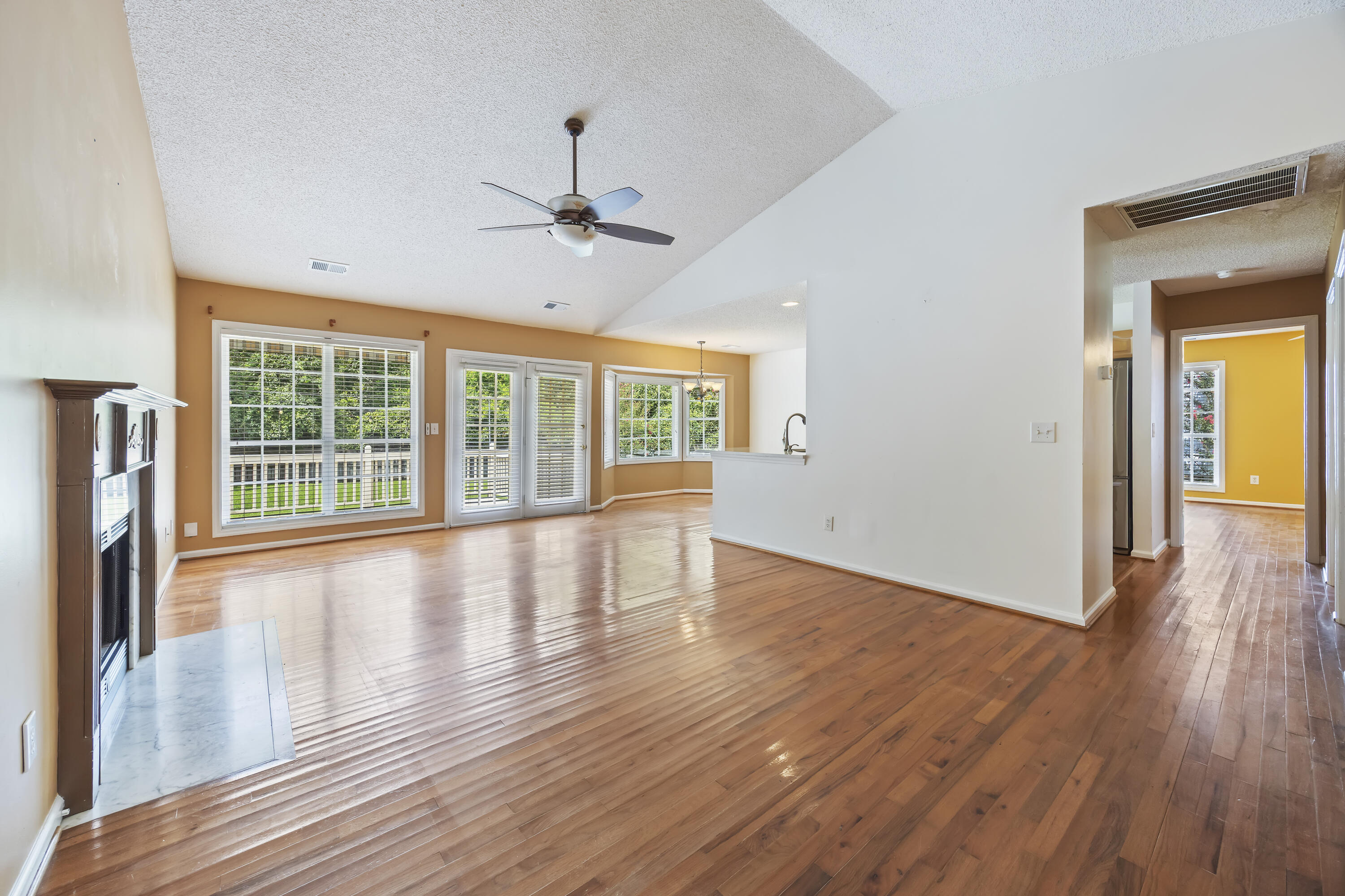 751 Woodland Pointe Place