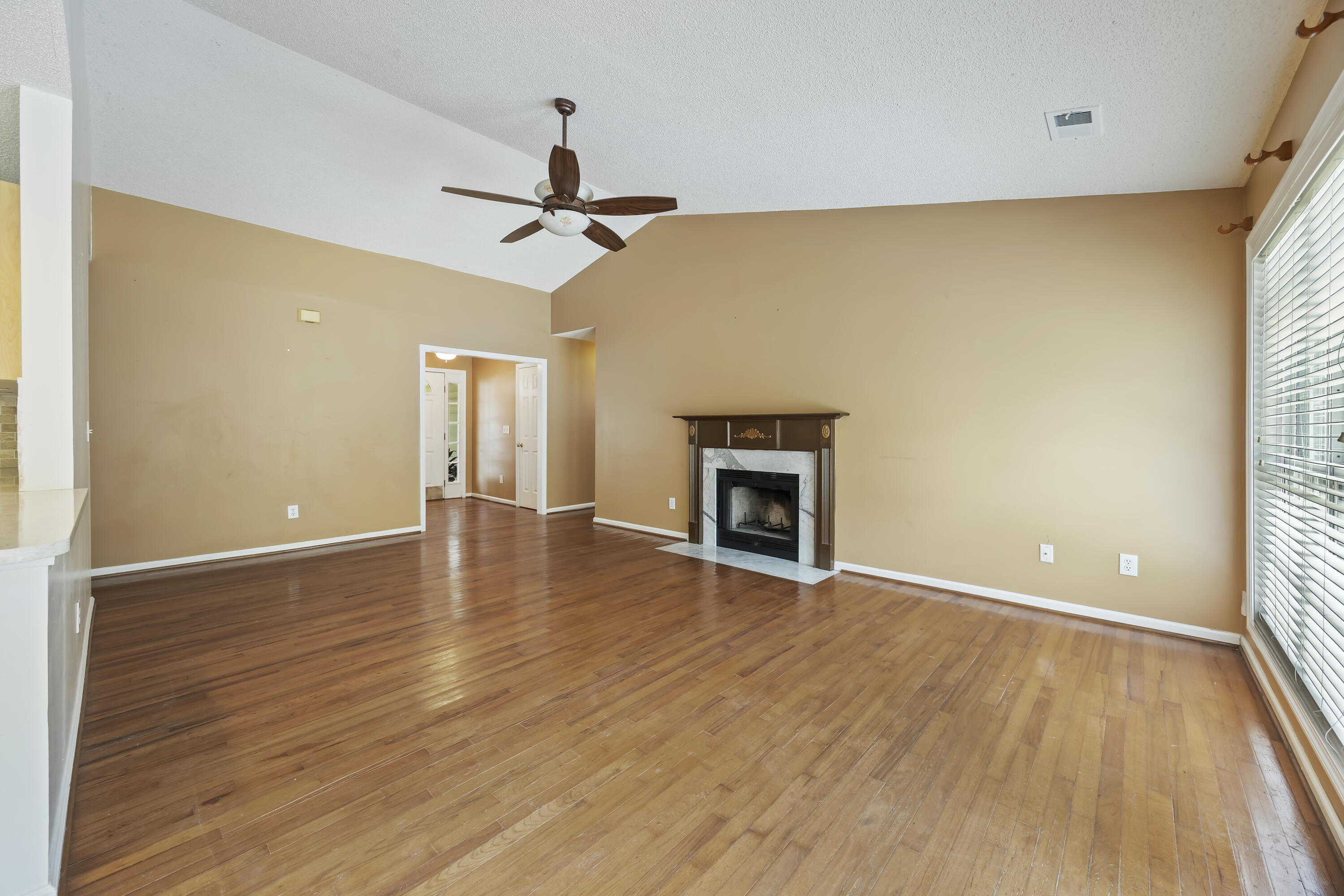 751 Woodland Pointe Place