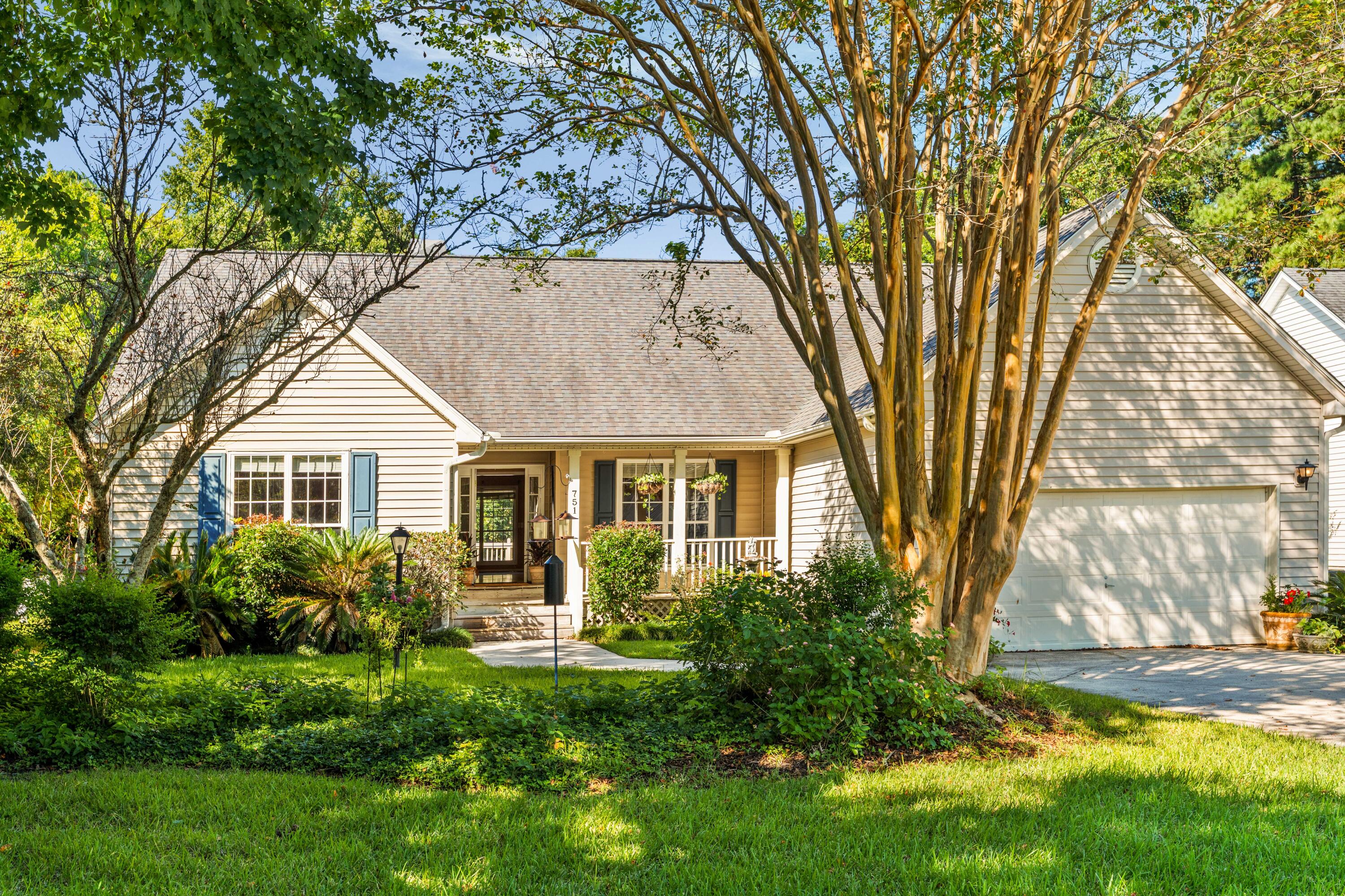 751 Woodland Pointe Place