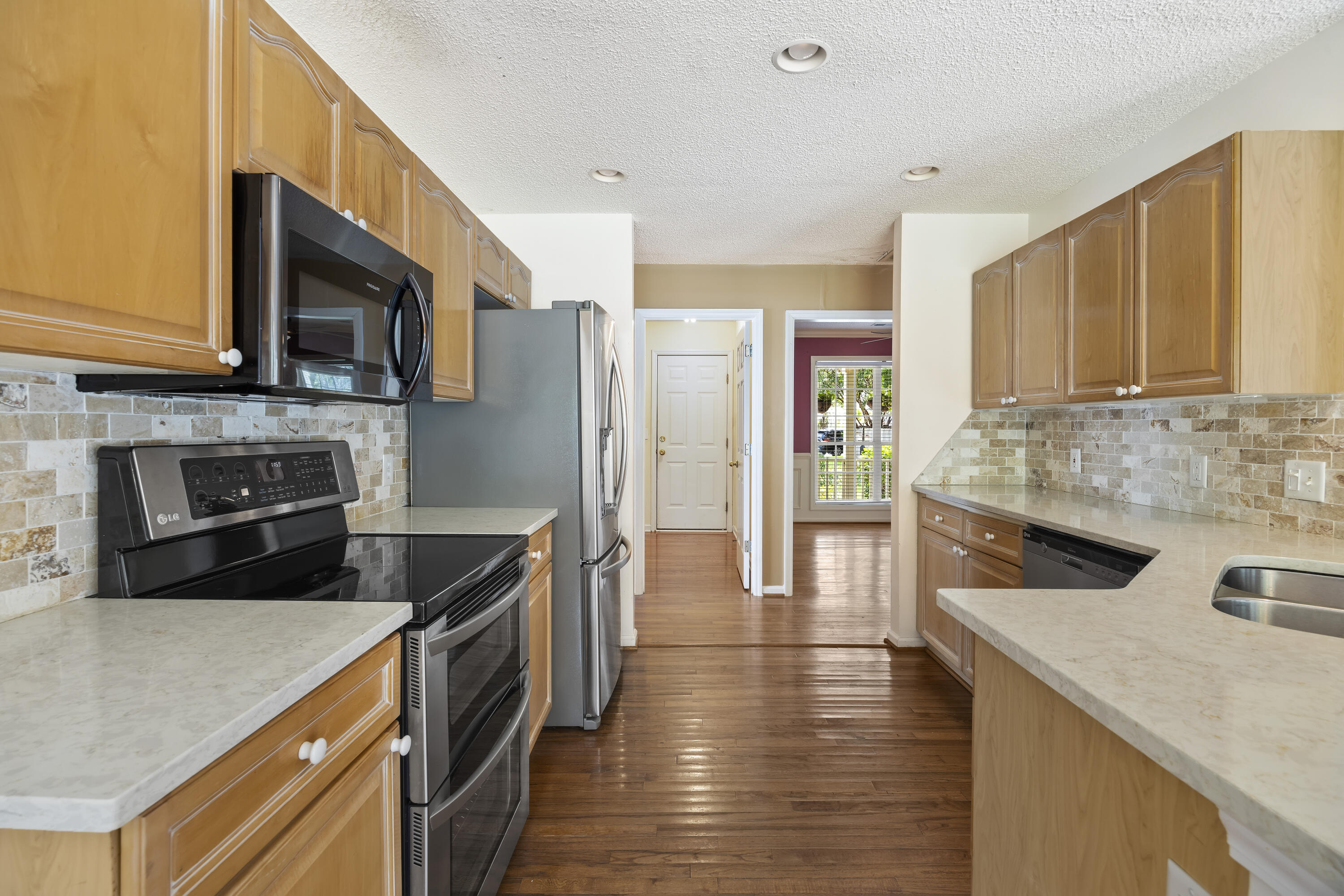 751 Woodland Pointe Place