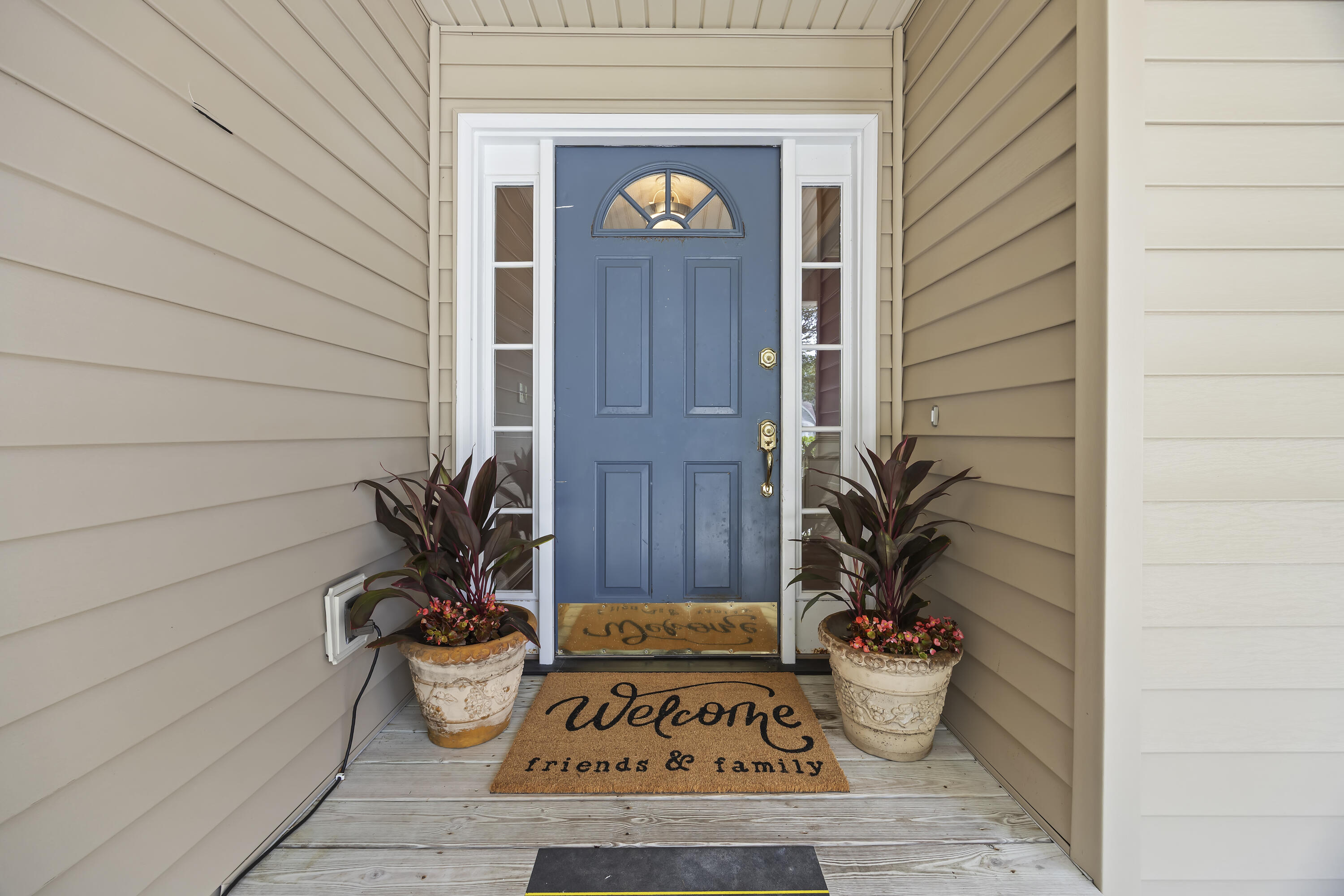 751 Woodland Pointe Place