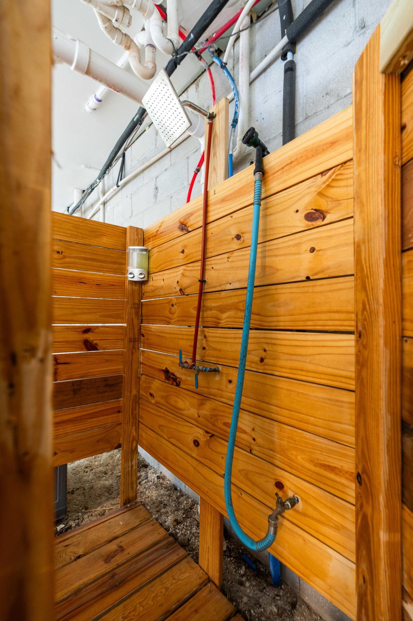 10 Links Clubhouse Court