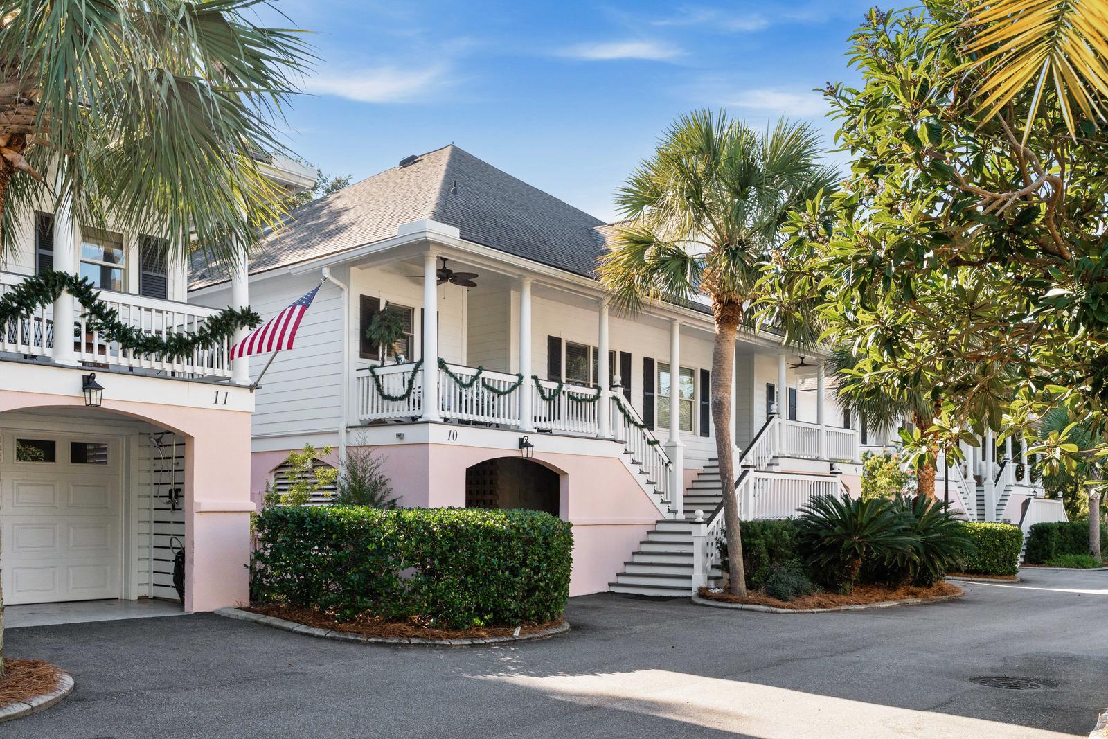 10 Links Clubhouse Court