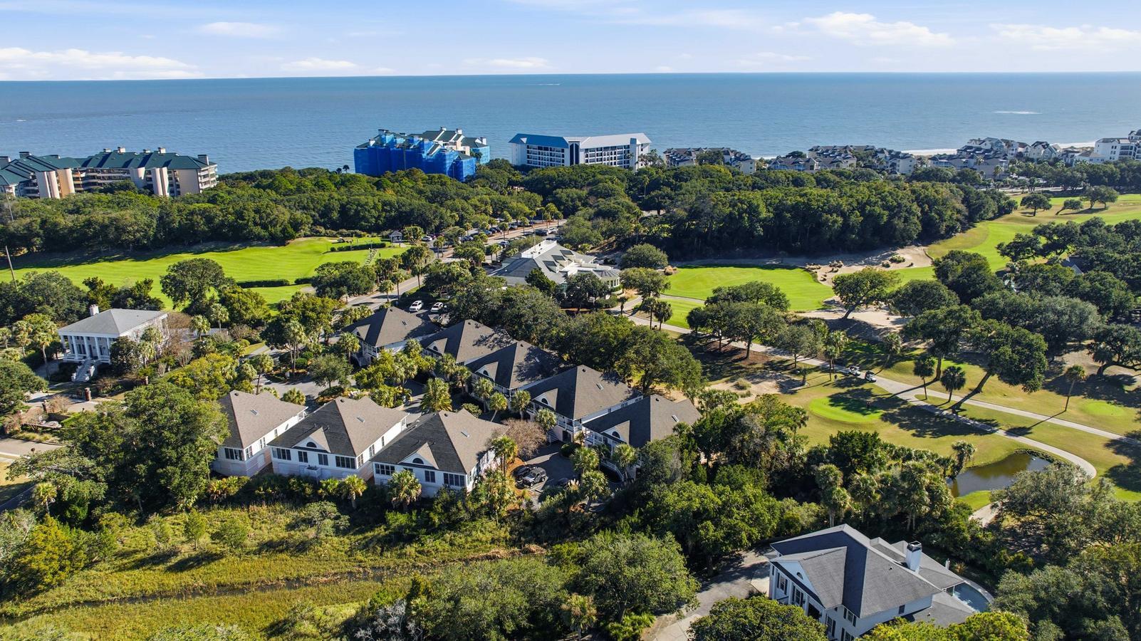 10 Links Clubhouse Court