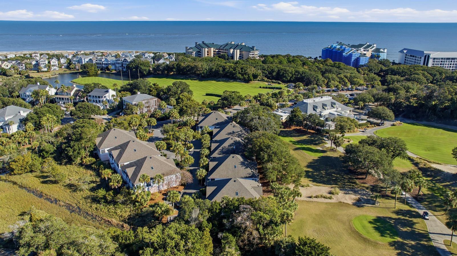 10 Links Clubhouse Court