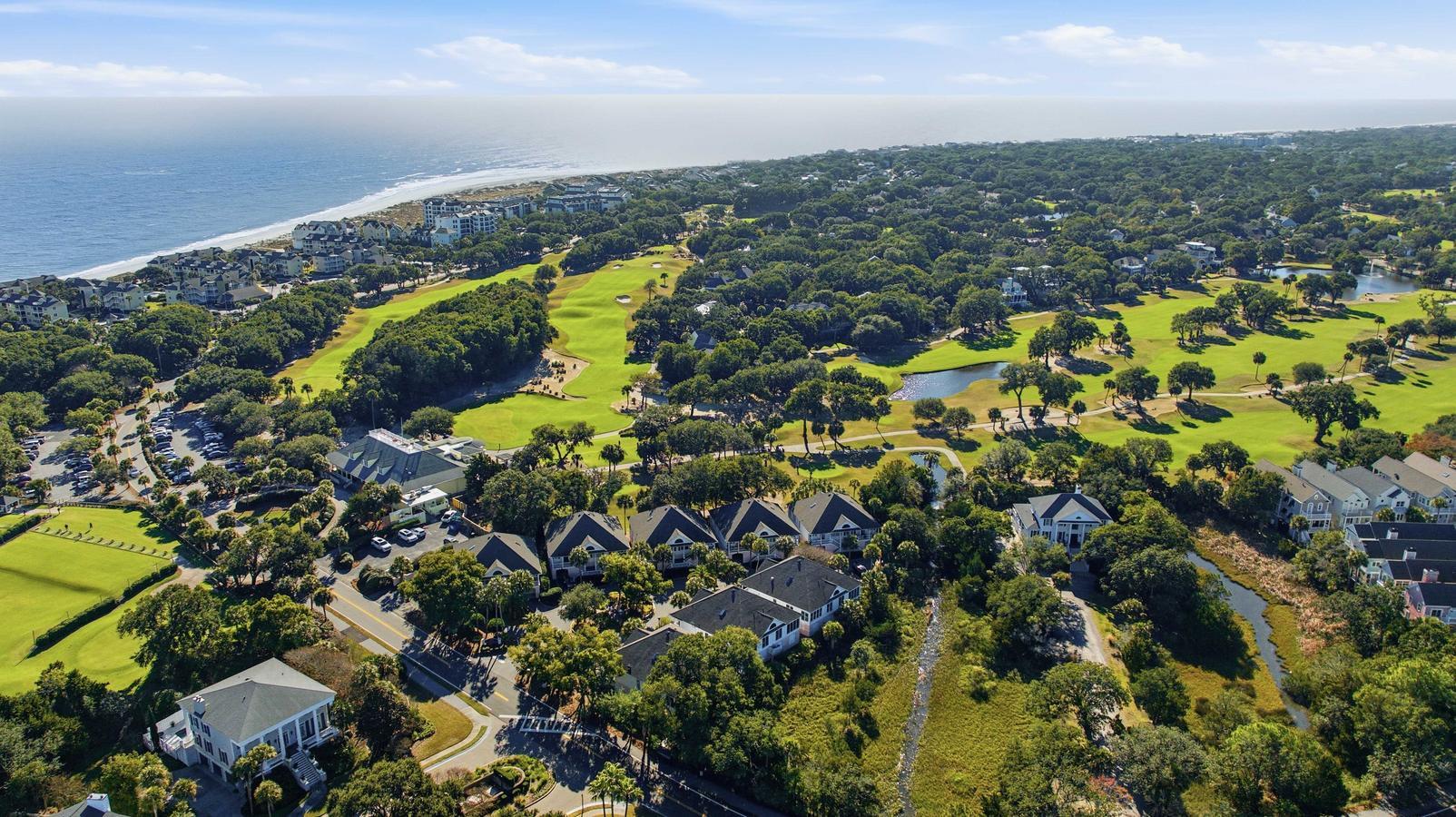 10 Links Clubhouse Court