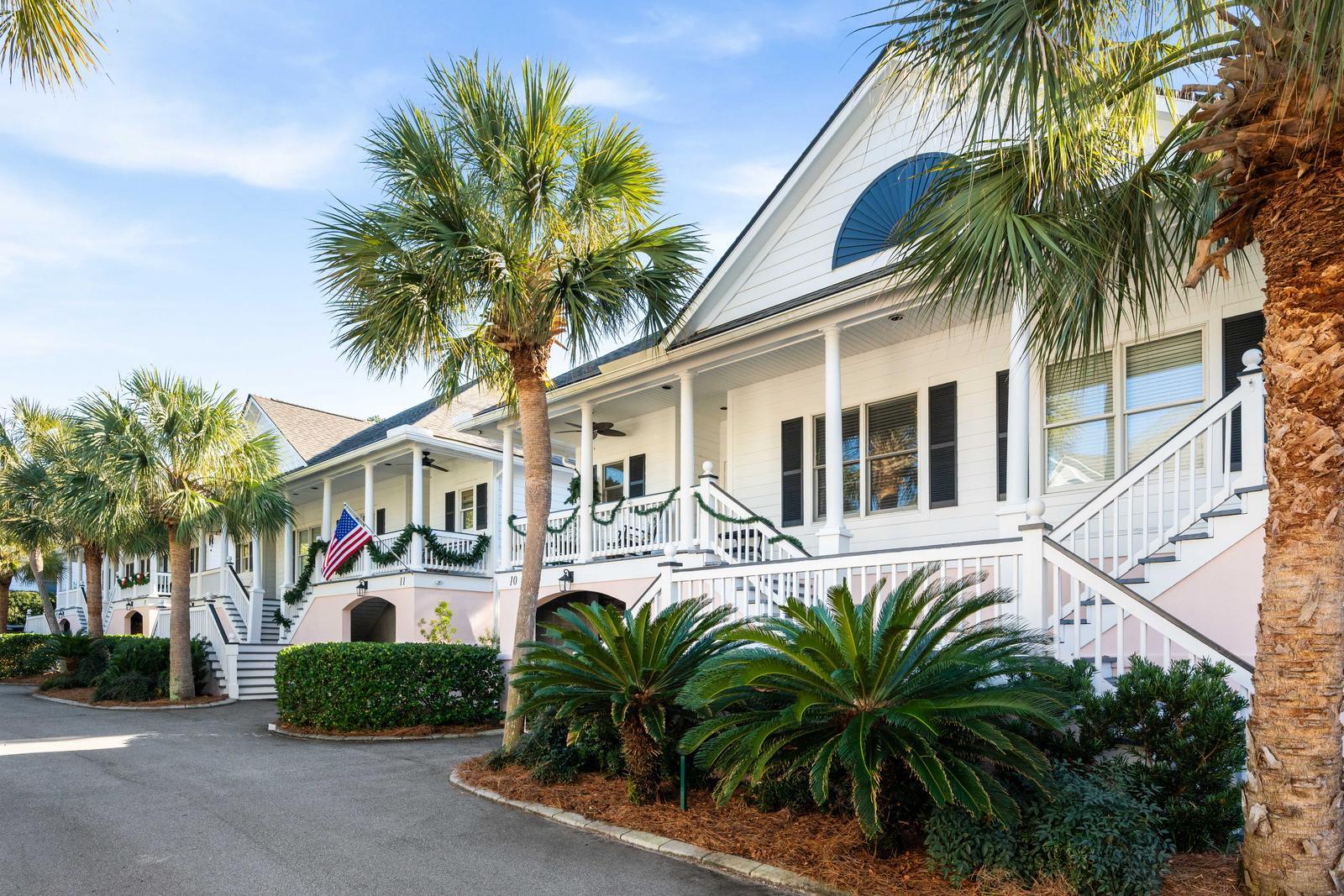 10 Links Clubhouse Court