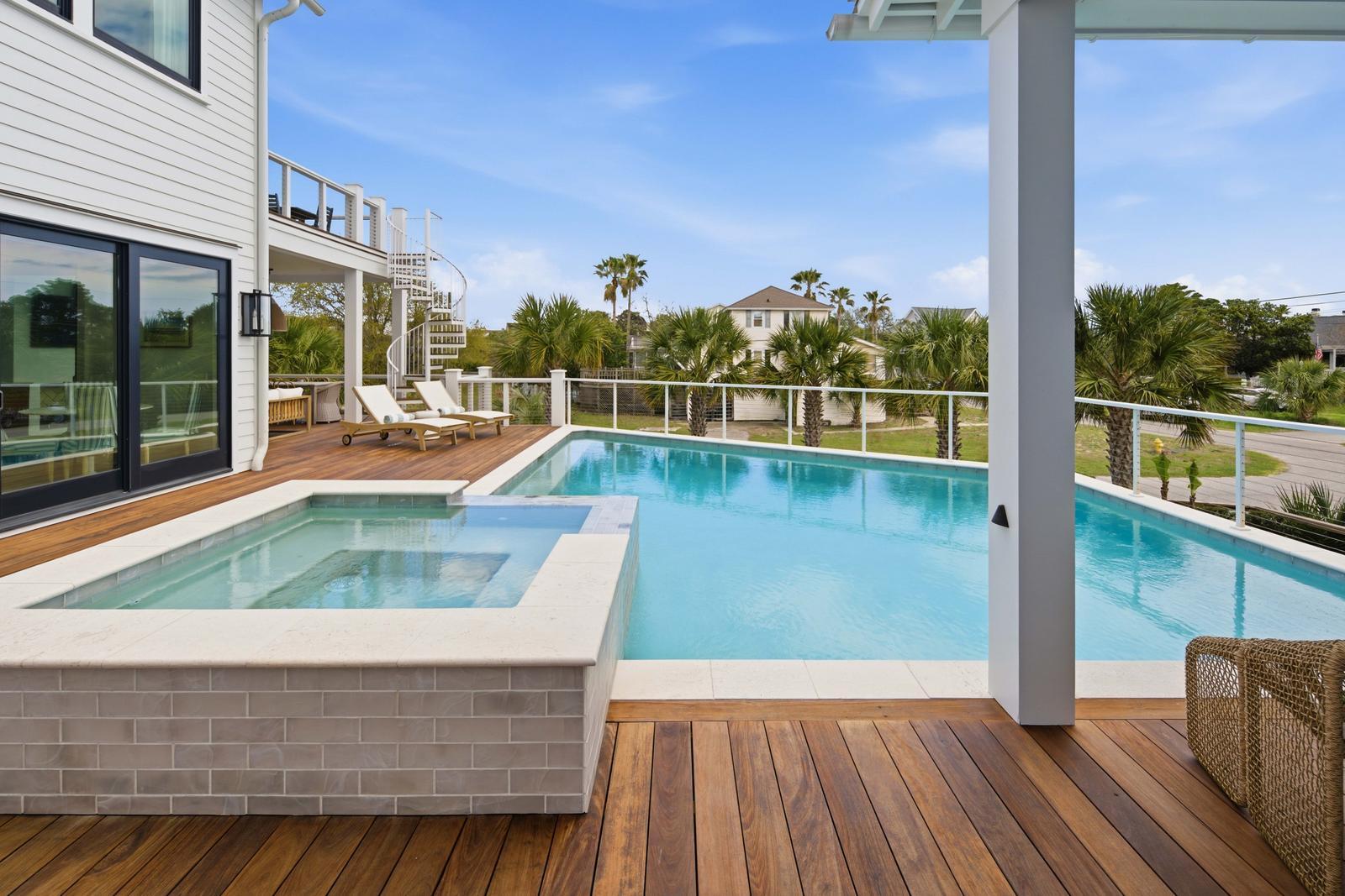 125 Charleston Boulevard