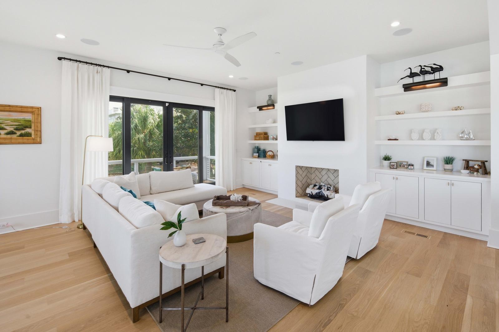 125 Charleston Boulevard