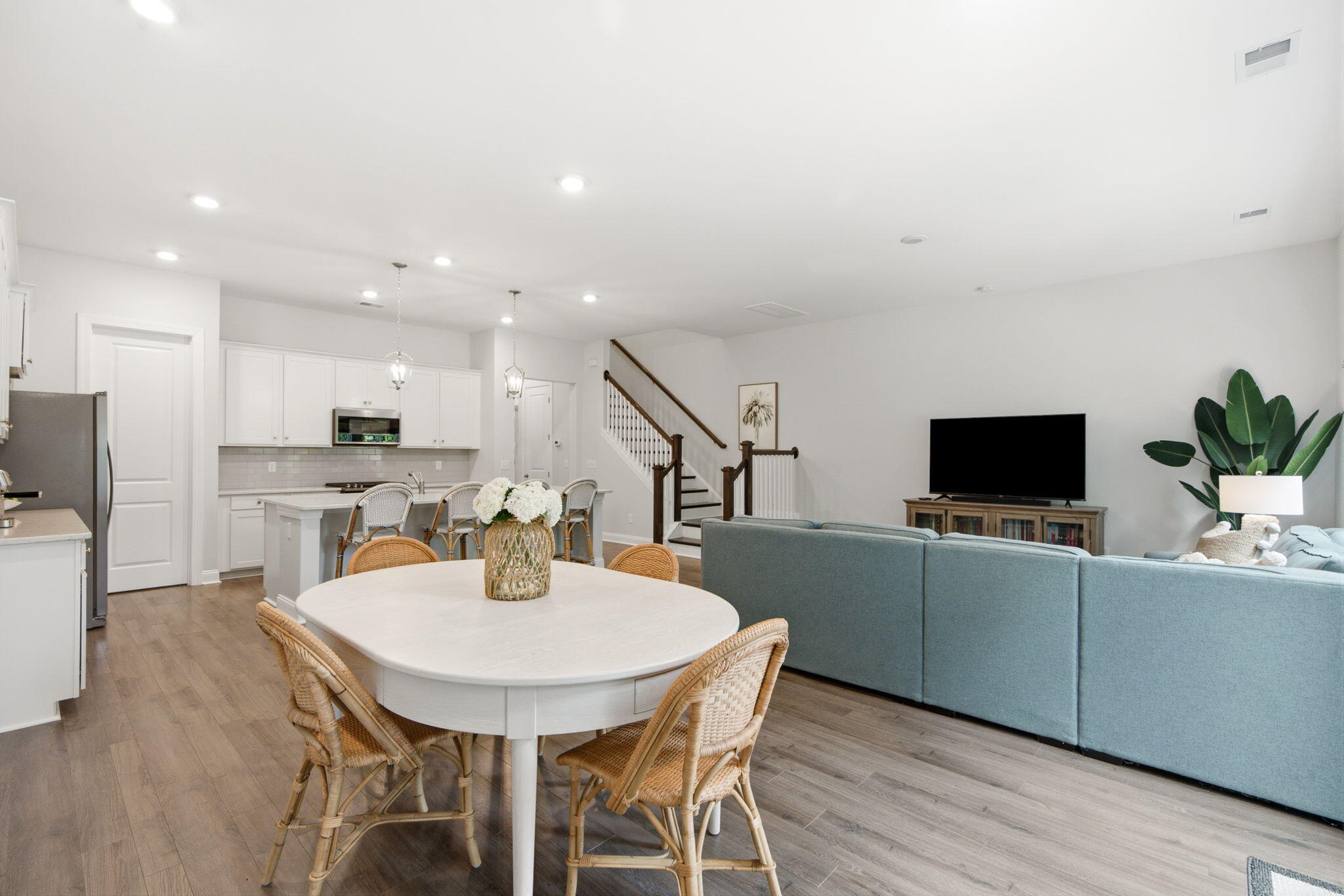 3012 Emma Lane