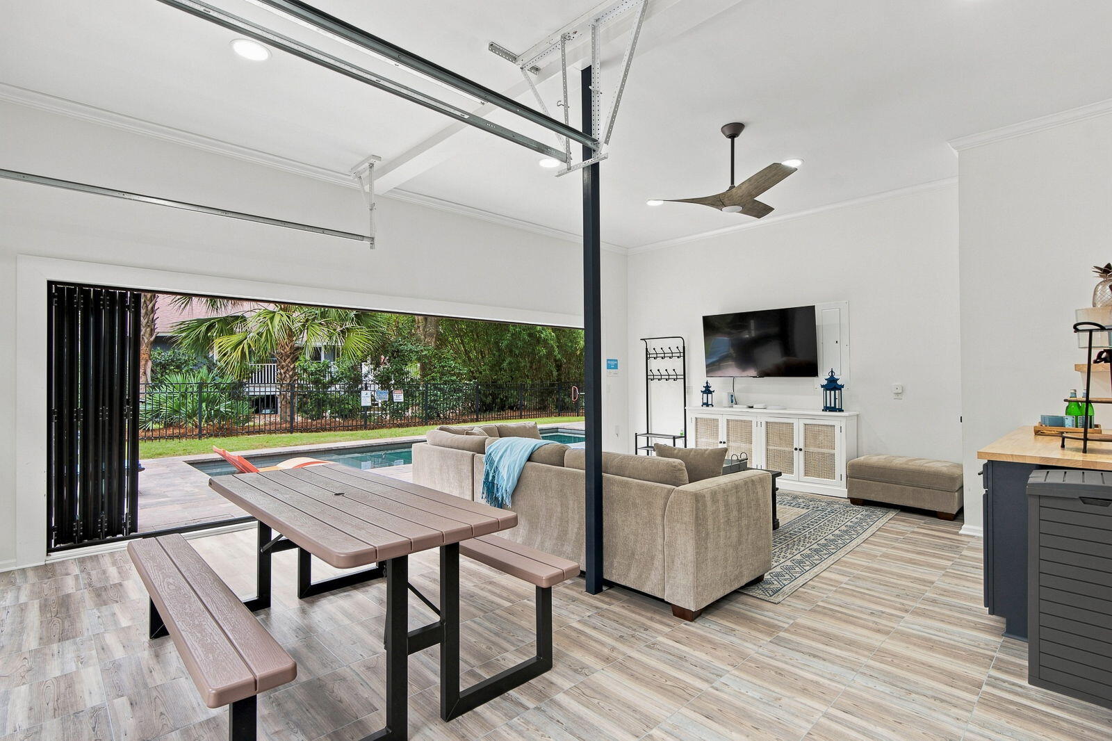 6 Conch Court