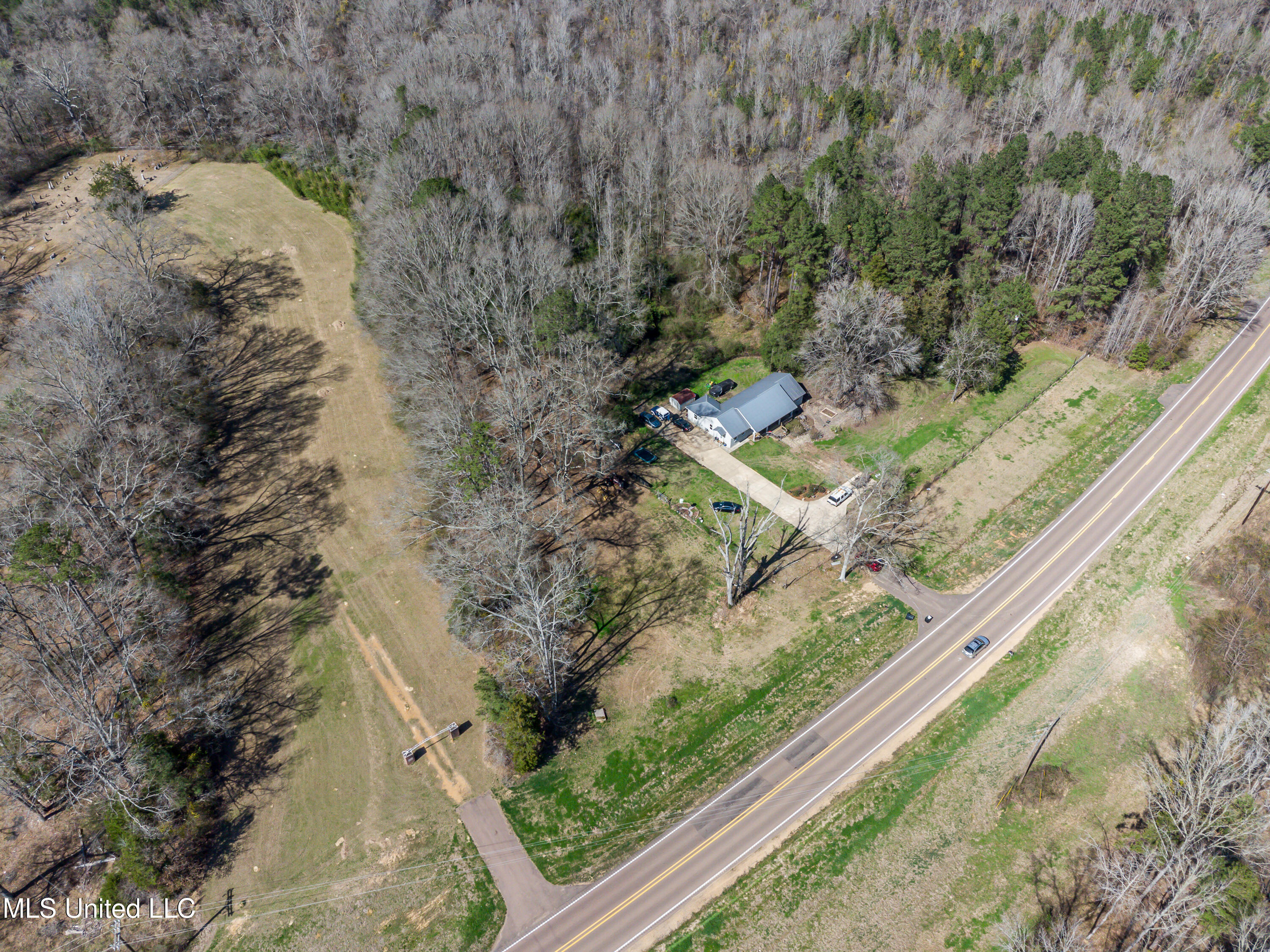 6077 Highway 18