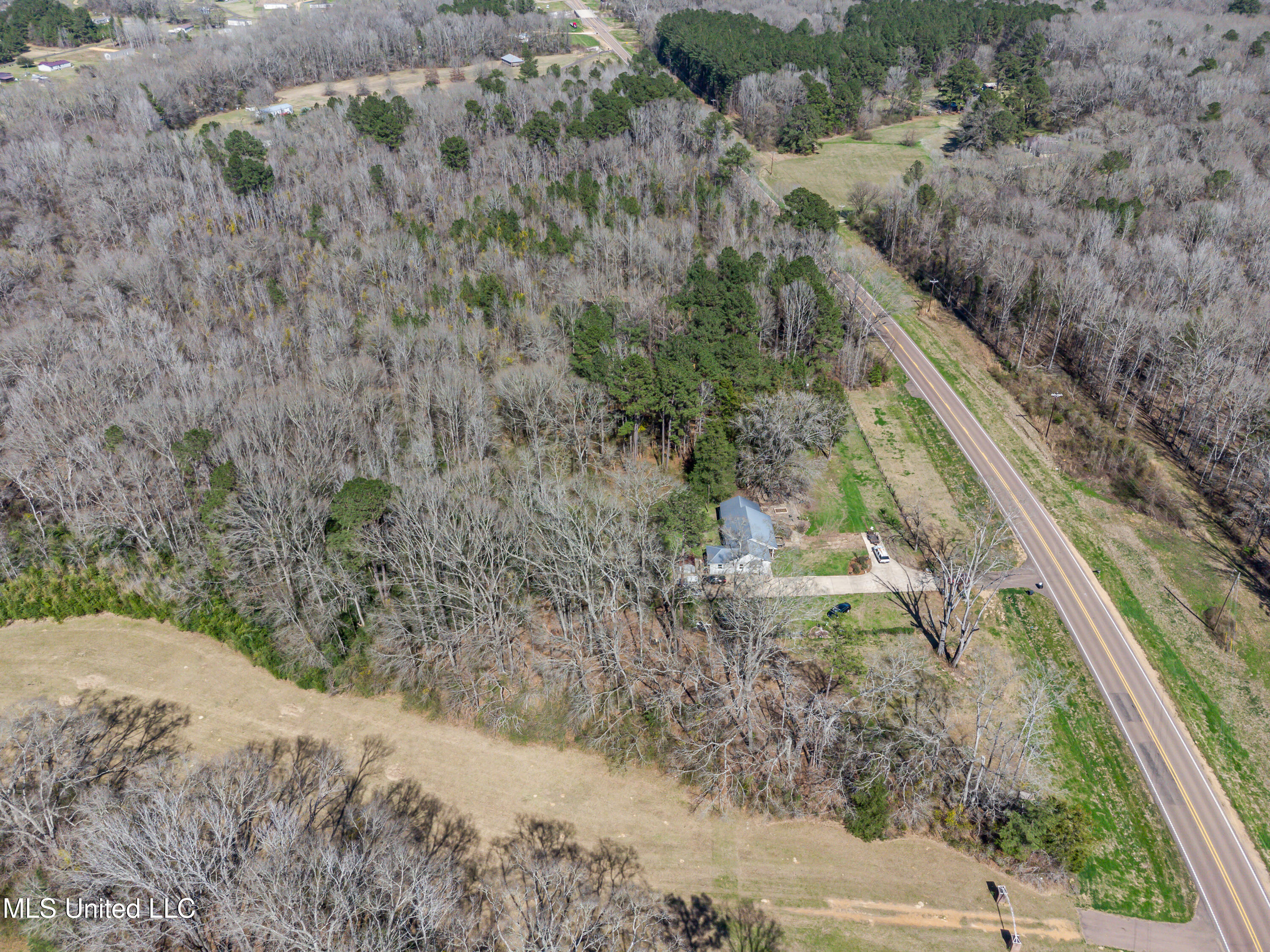 6077 Highway 18