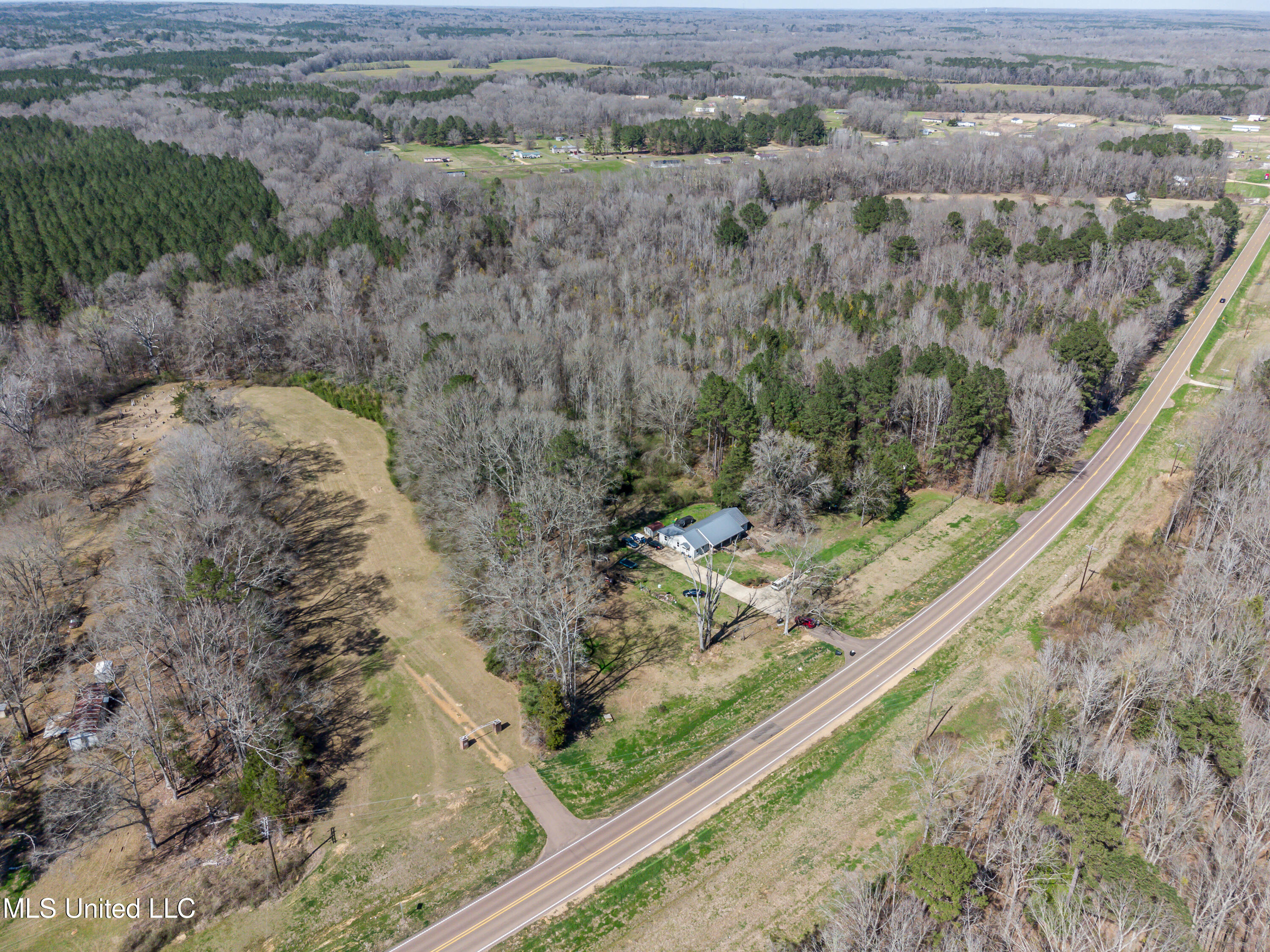 6077 Highway 18