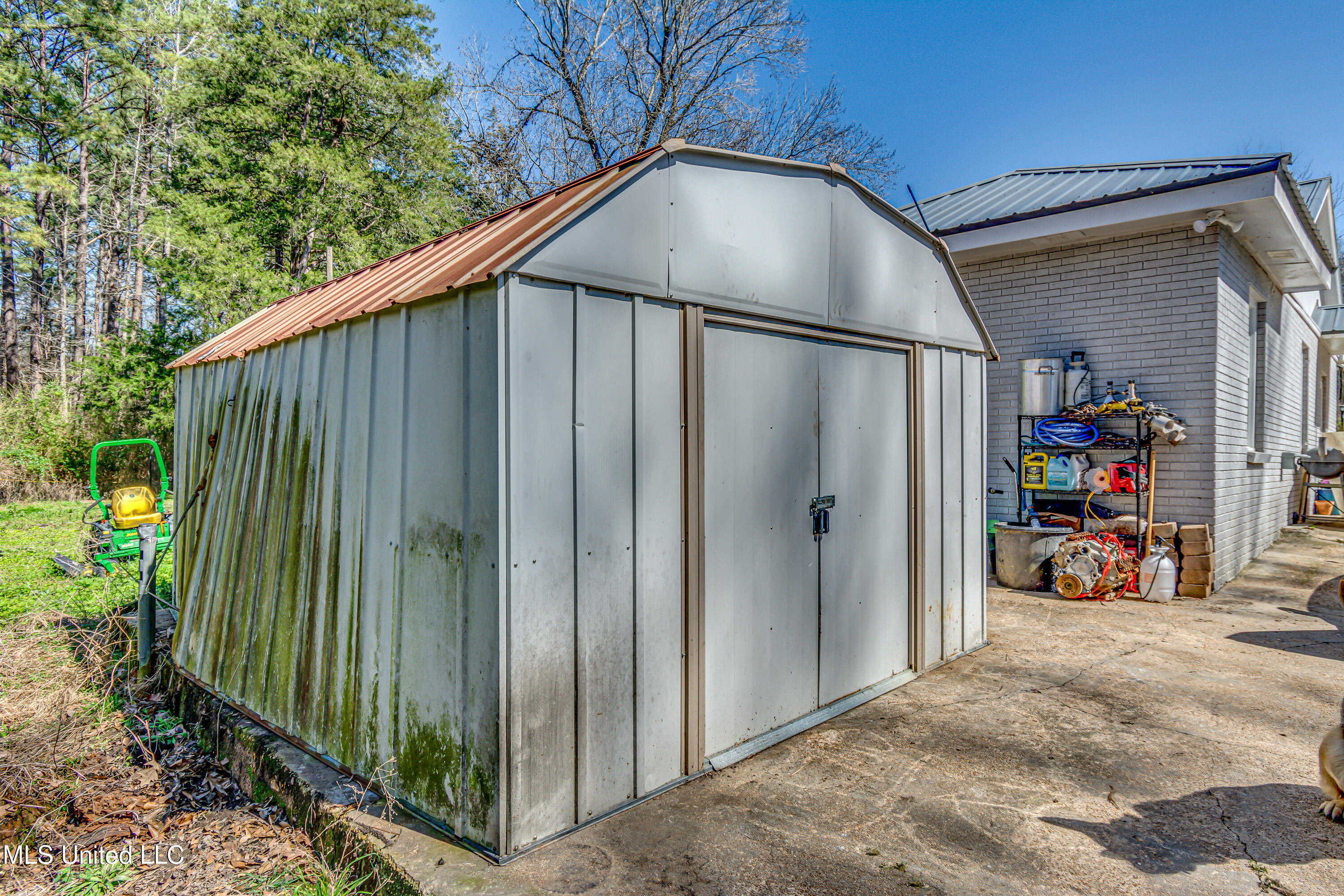 6077 Highway 18