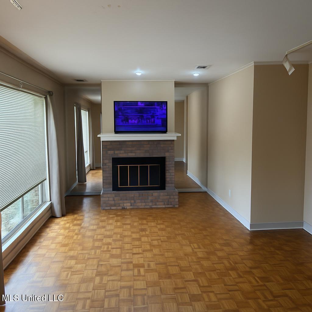 384 Bounds Street